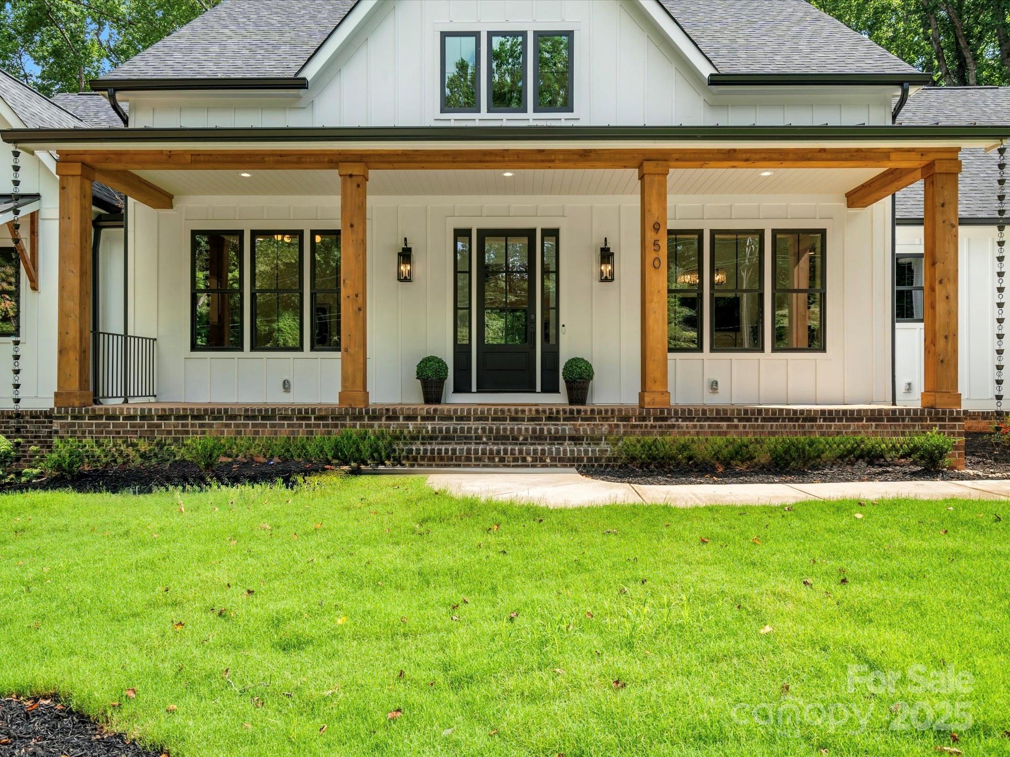 950 Nauvasse Trail