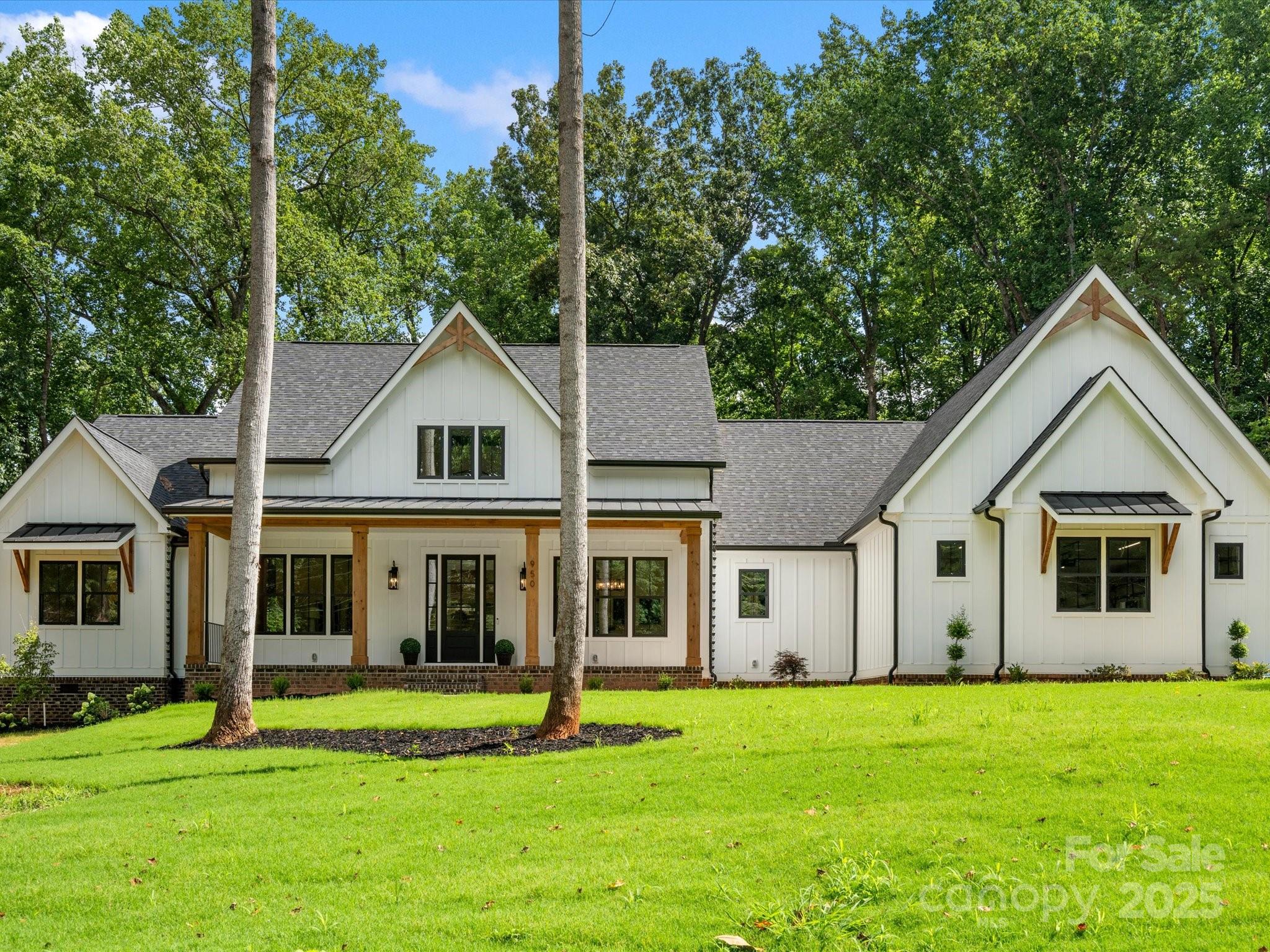 950 Nauvasse Trail