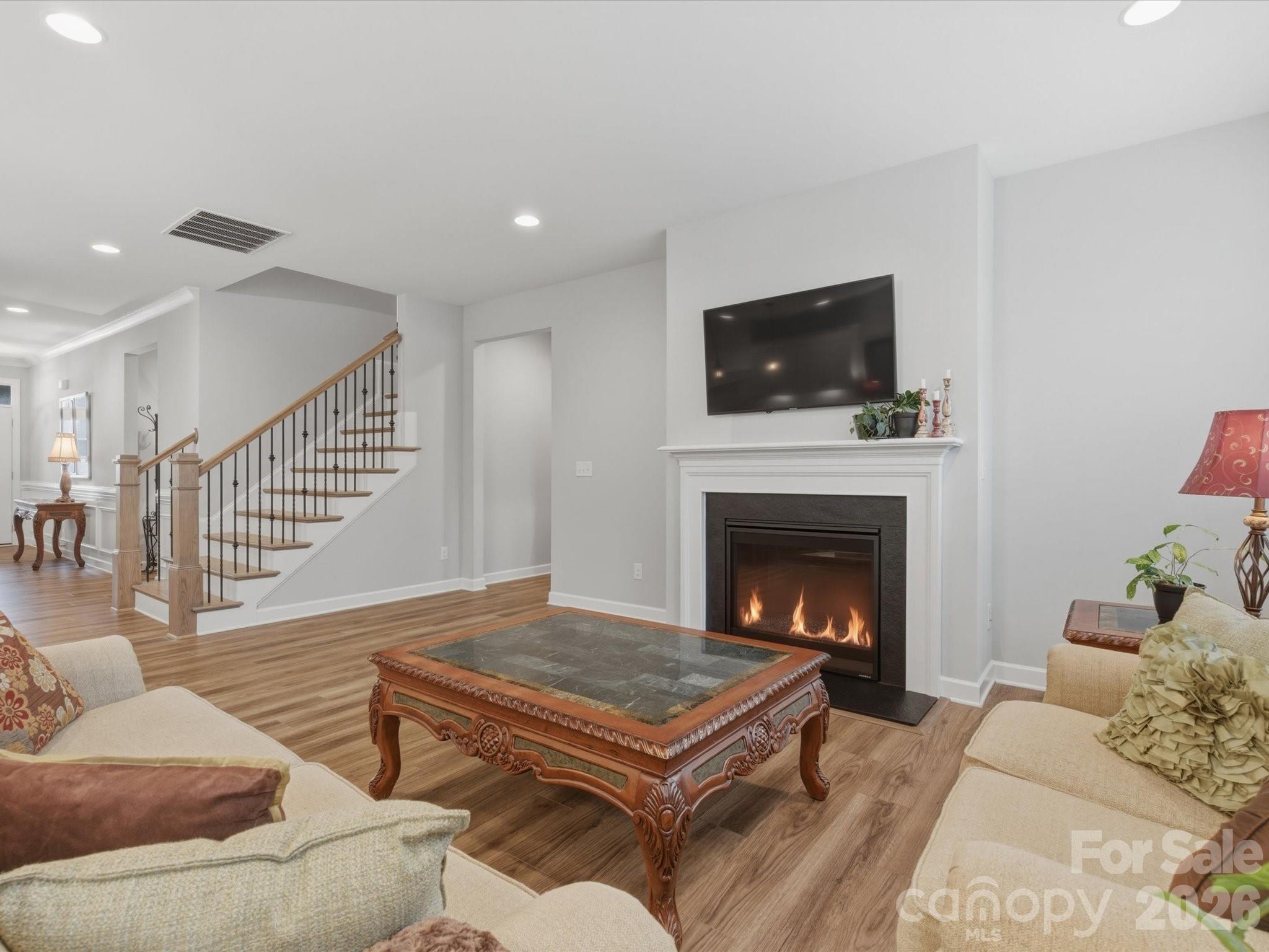 Lake Crest - Residential