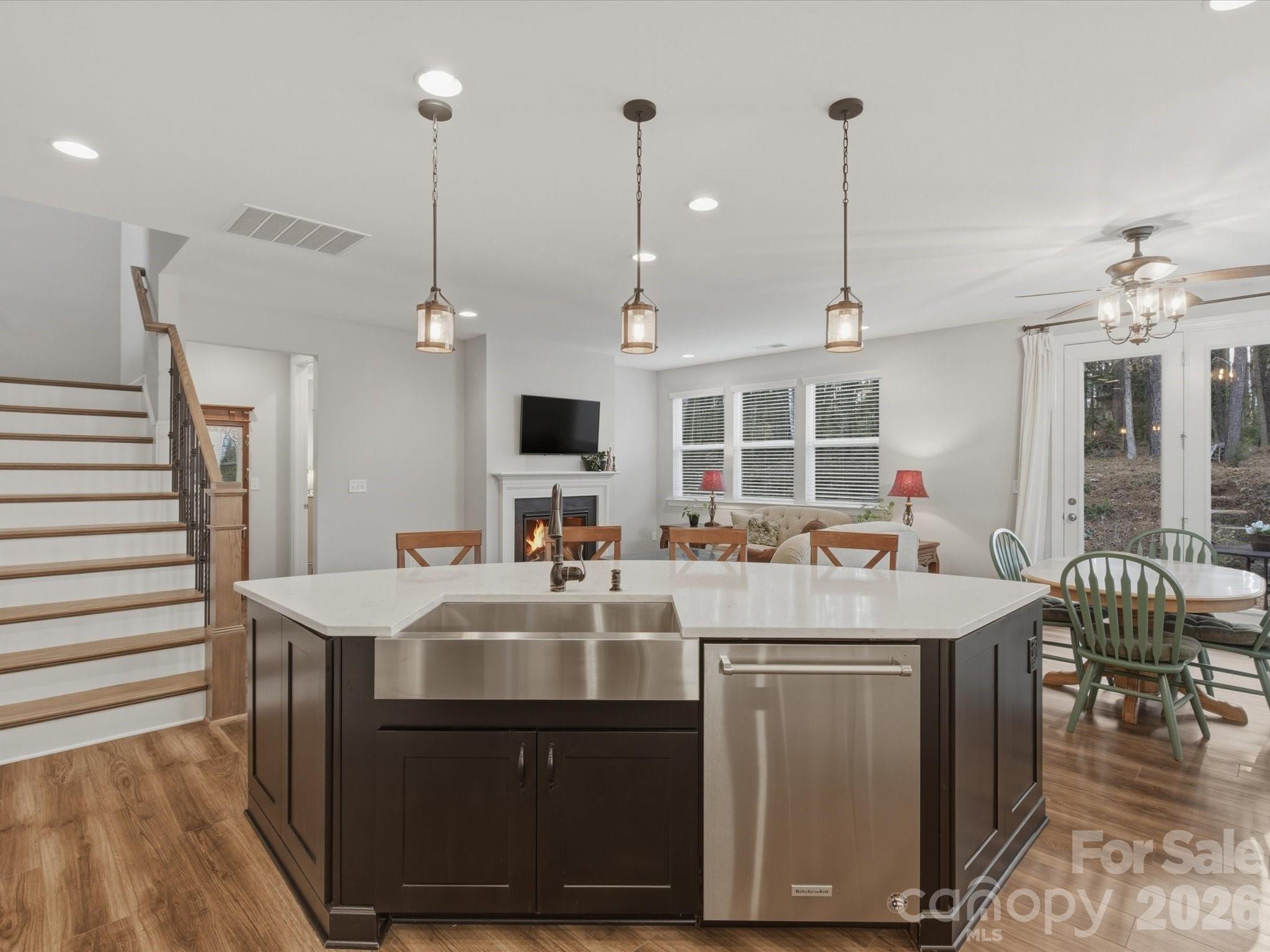 Lake Crest - Residential