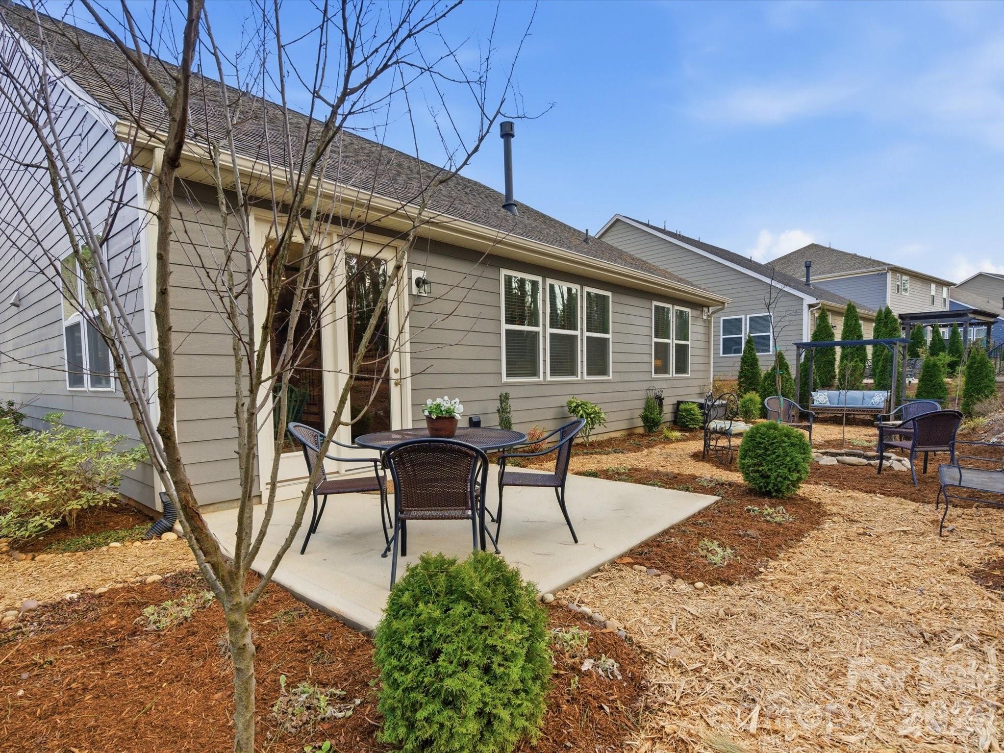 Lake Crest - Residential