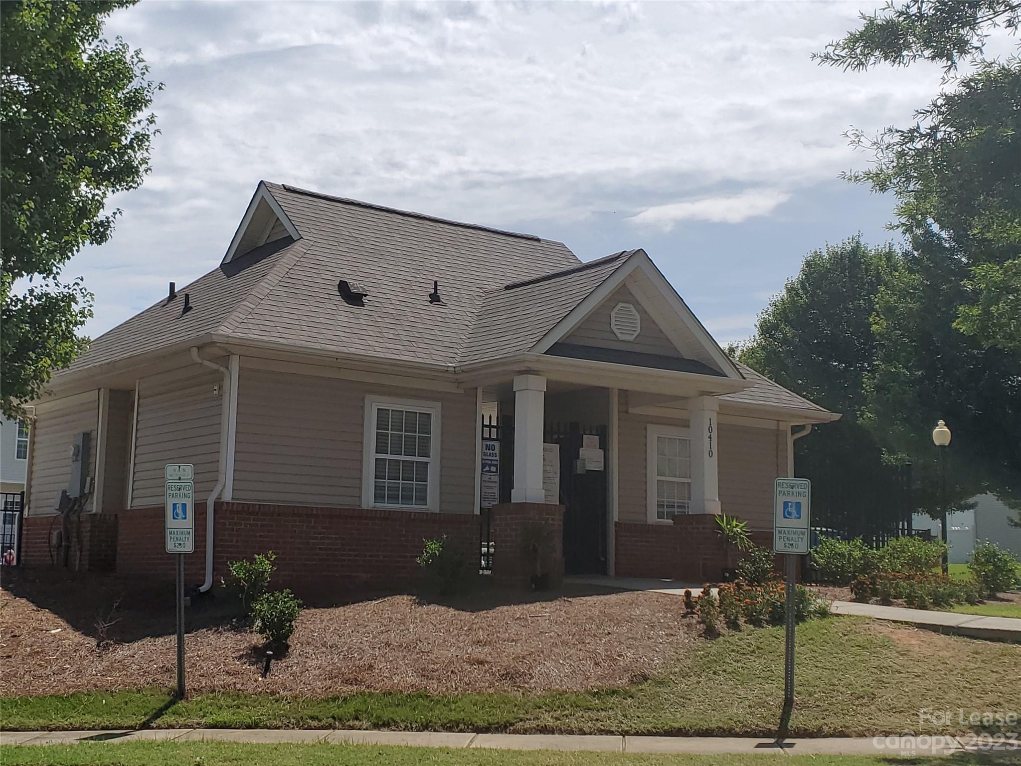 Carolina Crossing - Residential Lease