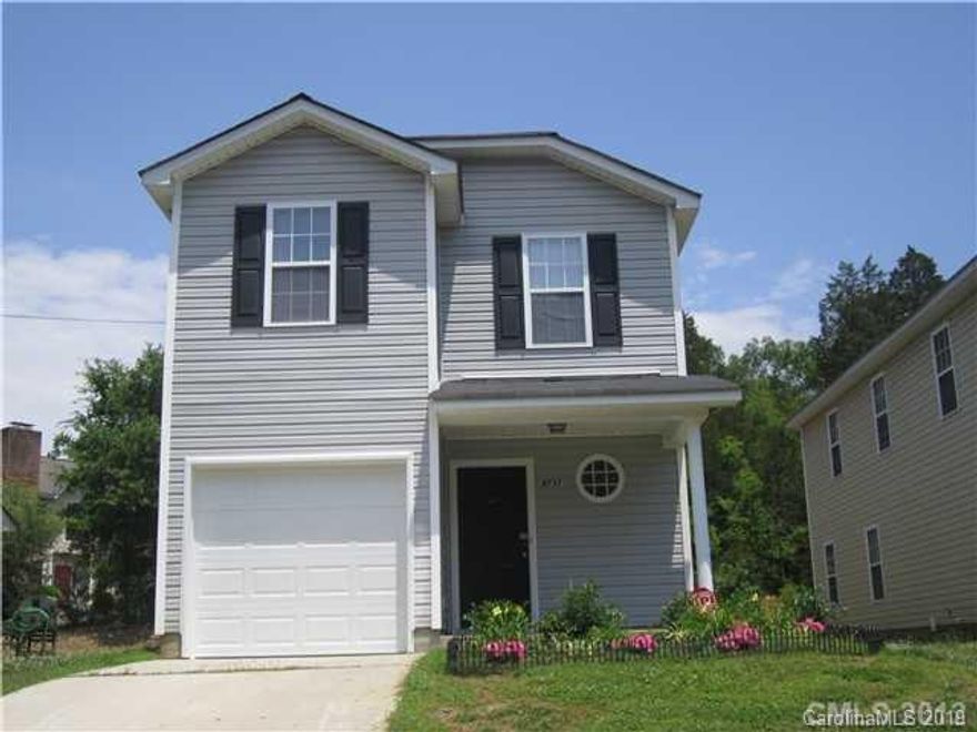 4 bed/2.5 bath home in desirable South Charlotte! Close walk to the Sharon Road light rail, close to I-485/I-77! Harris Teeter shopping center within 2 miles of the house! Washer/dryer and fridge are included!