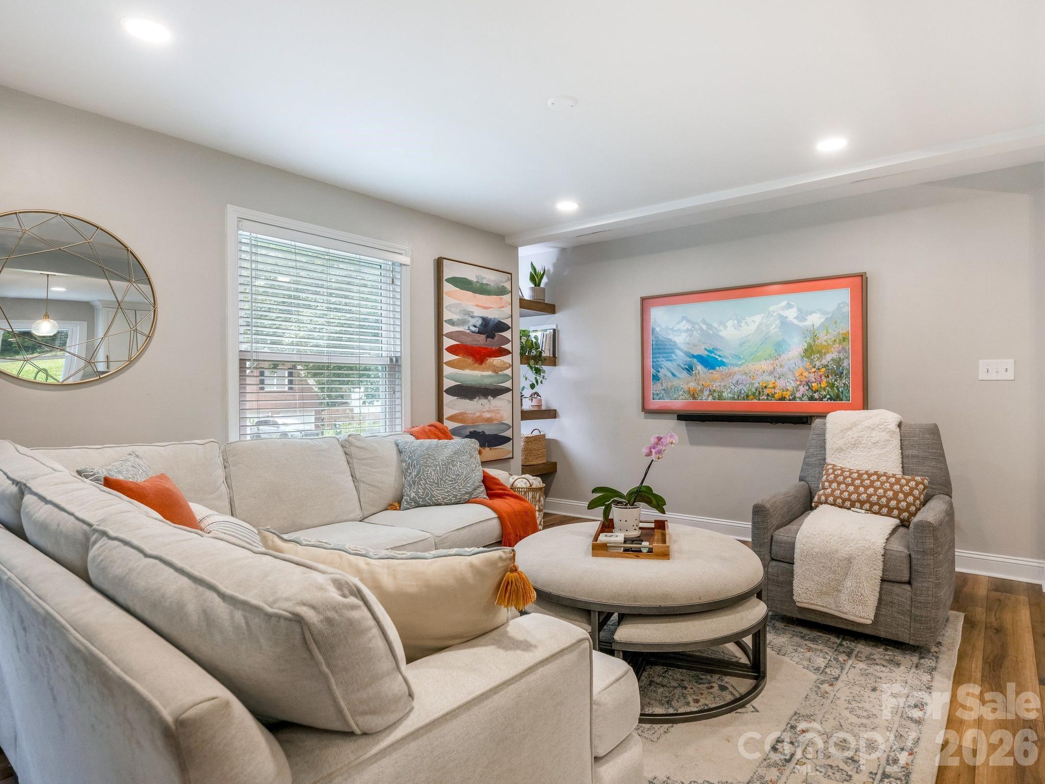 6801 Rollingridge Drive