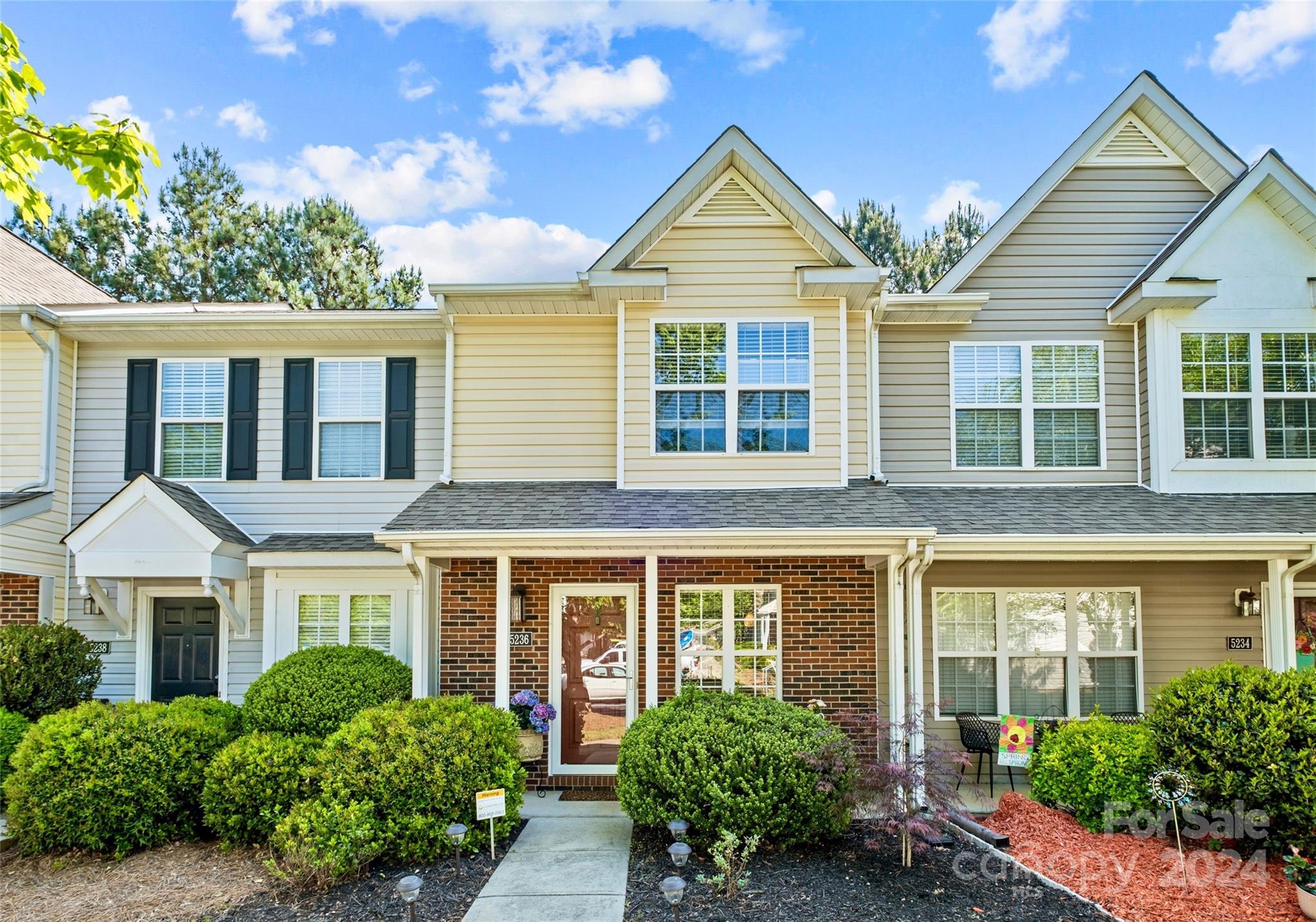 Windsor Trace - Residential