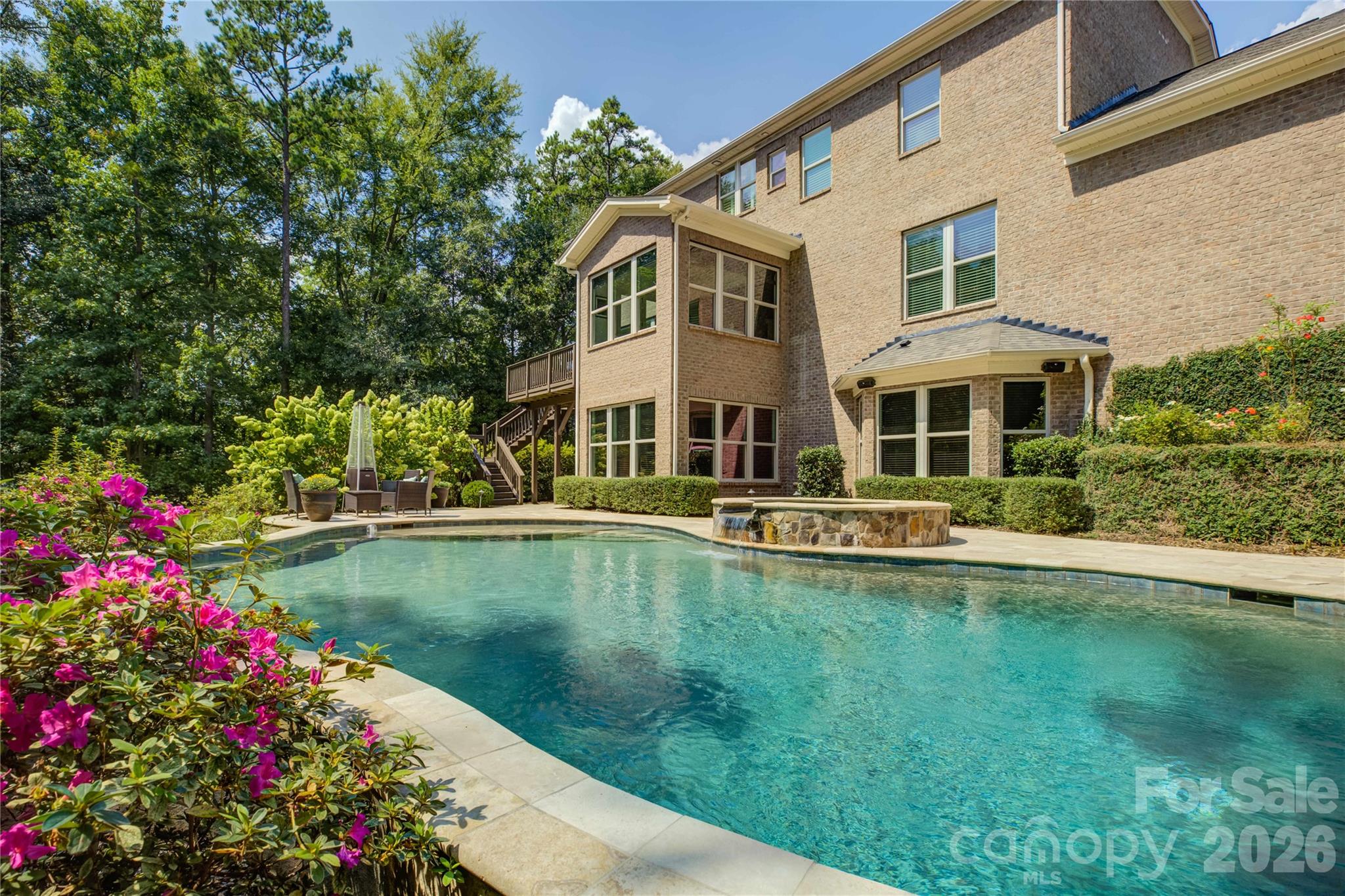2324 Sommerton Glen