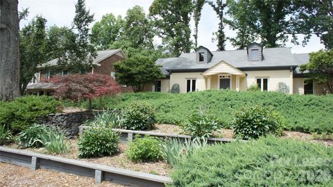 Photo of 4400 Woods End Lane, Charlotte, NC 28277 (MLS # 4391329)