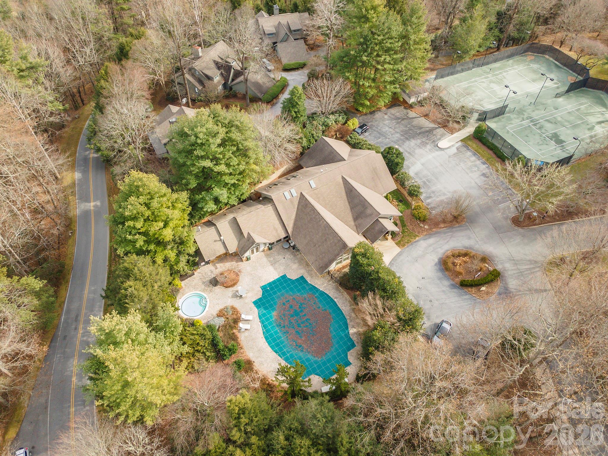 24 Falls Lane