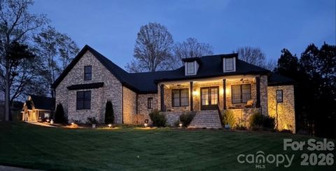 302 Forest Bay Court Belmont NC 28012