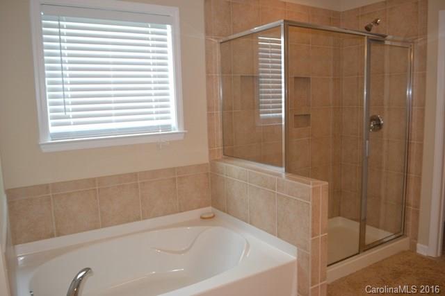 Newport Lakes - Residential