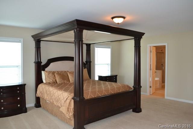 Newport Lakes - Residential