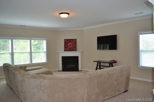 Newport Lakes - Residential