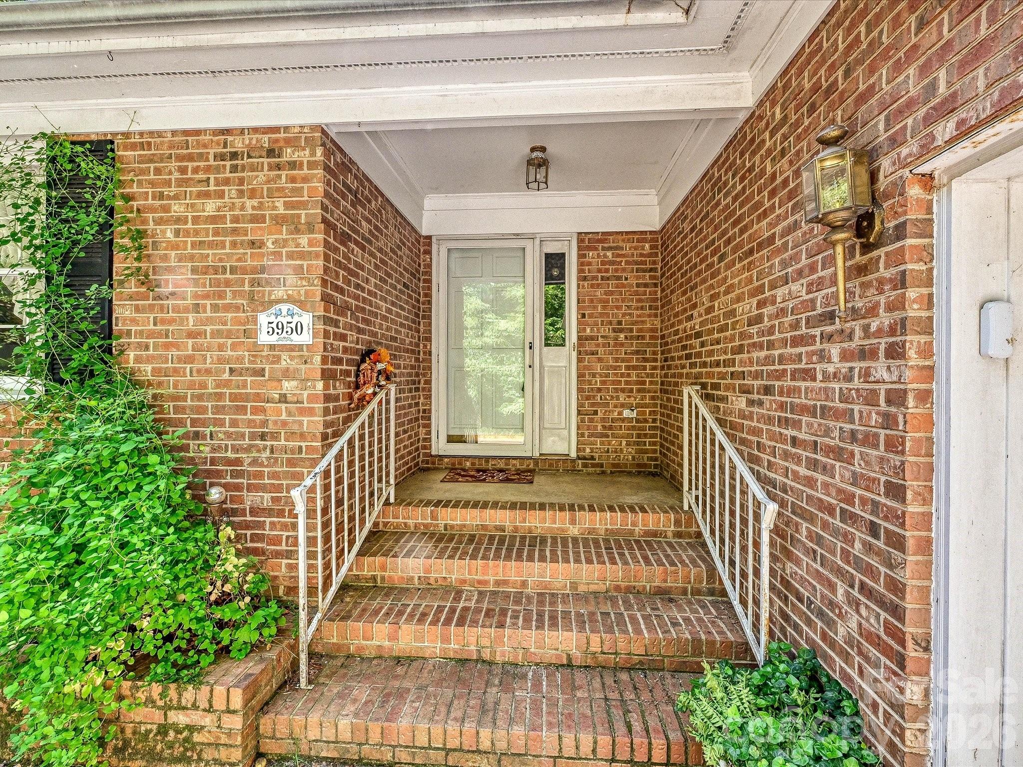 5950 King Wilkinson Road