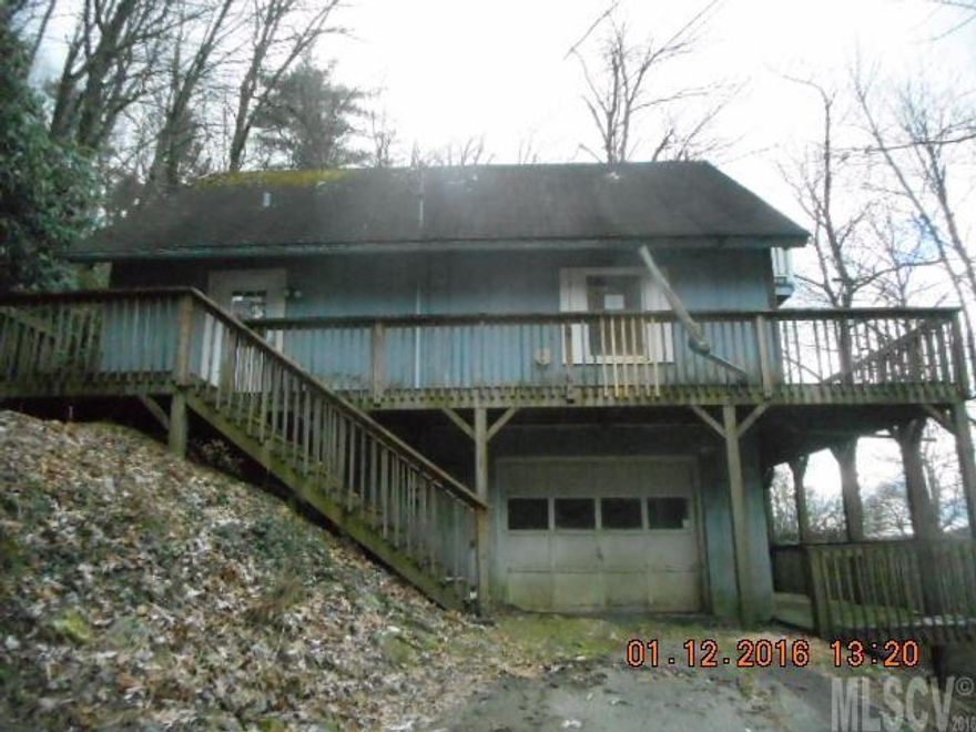 Great location between Blowing Rock and Boone.  3 bedroom, 2 bath, with basement garage, deck on 2 levels, and mountain views.  Priced to sell.  Property was built prior to 1978 and lead-based paint potentially exists.