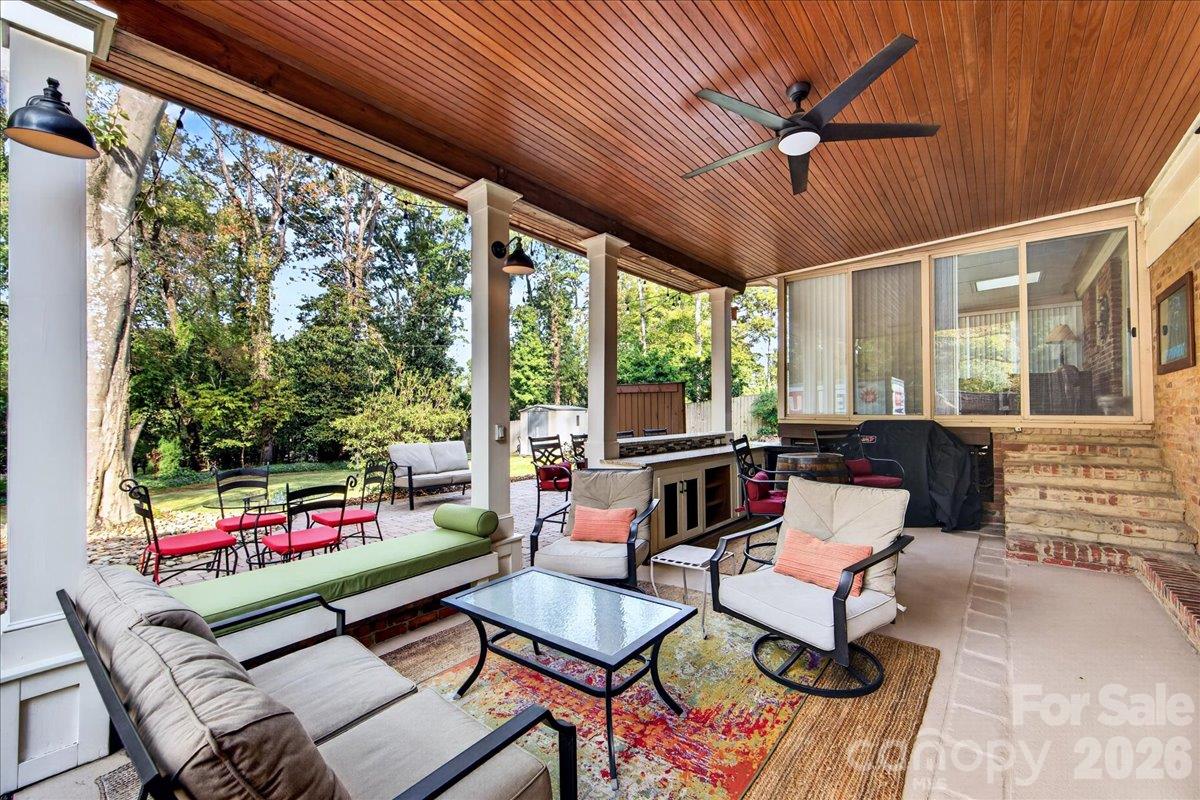 6532 Tall Oaks Trail