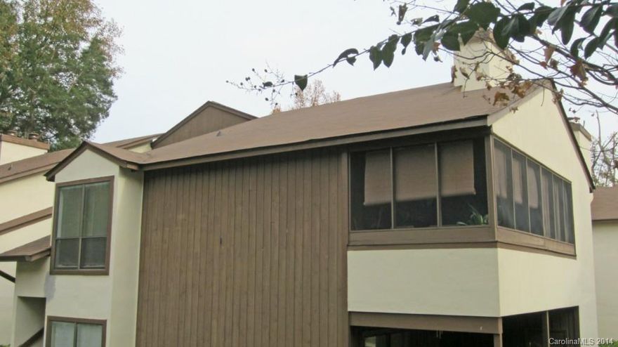 10 min to Uptown! Completely upgraded move-in ready 2BR/2BA condo on 2nd floor. Gorgeous hardwood floors thru-out open floor plan living& dining room. Eat-in kitchen with stainless steel appliances. Brick wood burning fireplace. Spacious master bedroom suite with deluxe private bath featuring a garden tub. Enjoy nature with screened porch. Huge storage closet. Pool & tennis courts. Beautiful pond with fountain & walking trails in community.