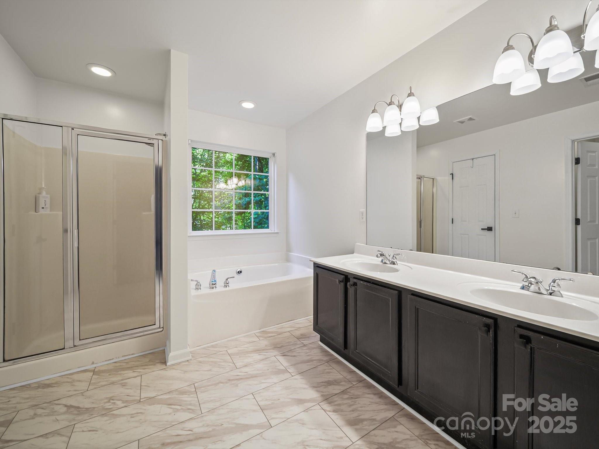 Mooresville, North Carolina 28115, United States, 4 Bedrooms Bedrooms, ,3 BathroomsBathrooms,Residential,Active,150256