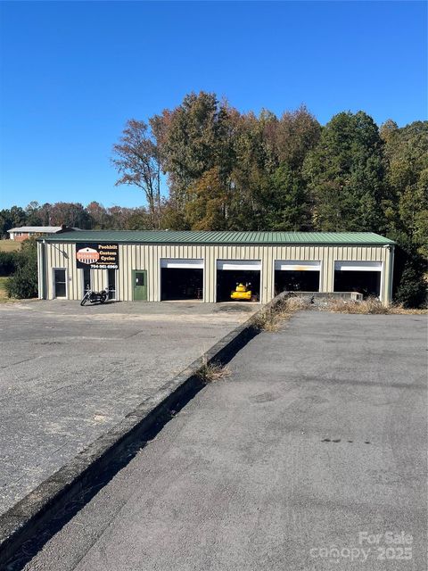 Photo of 2707 US Highway 52 Highway N, Albemarle, NC 28001 (MLS # 4315879)