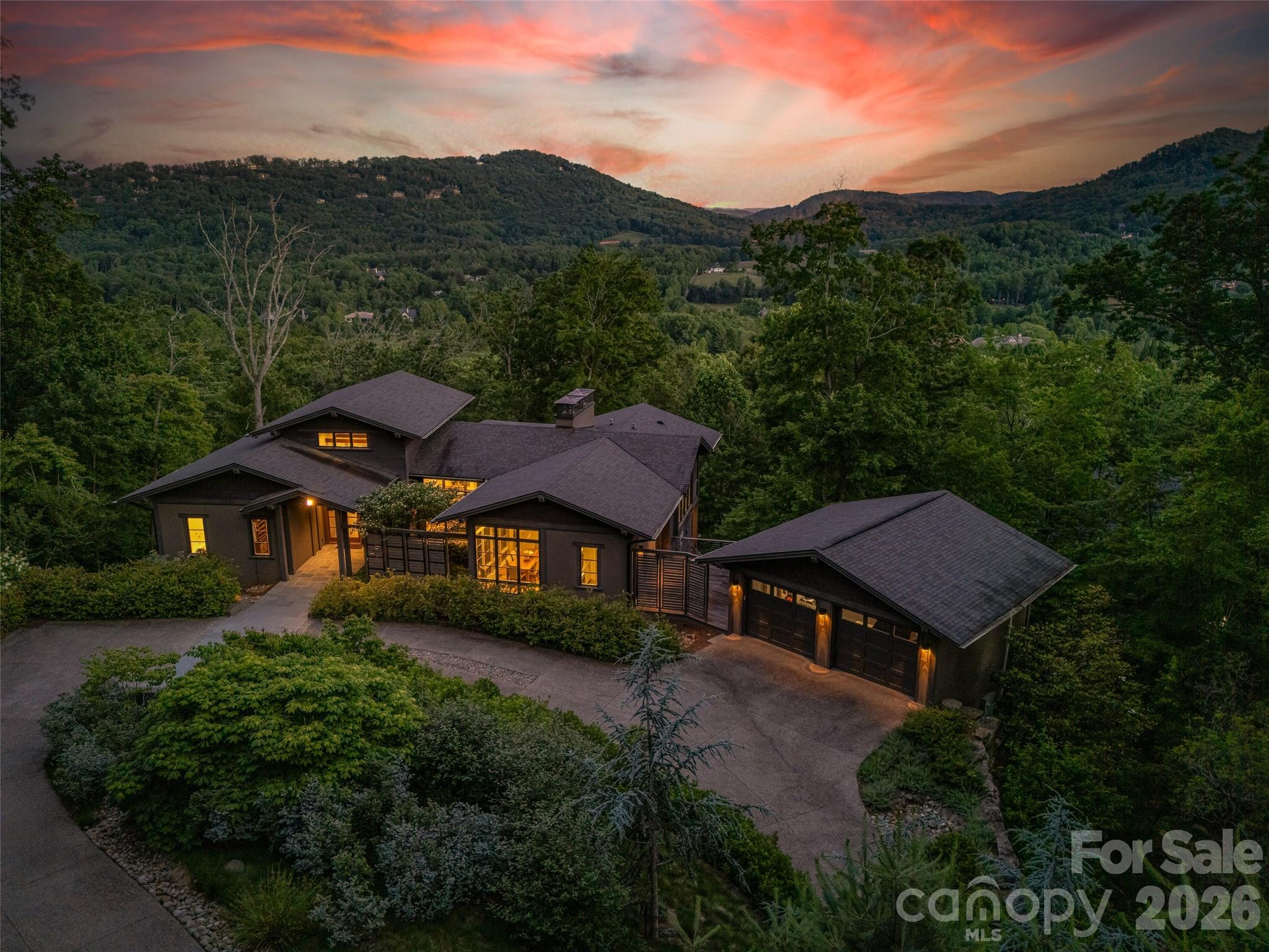 1121 Timberbluff Way