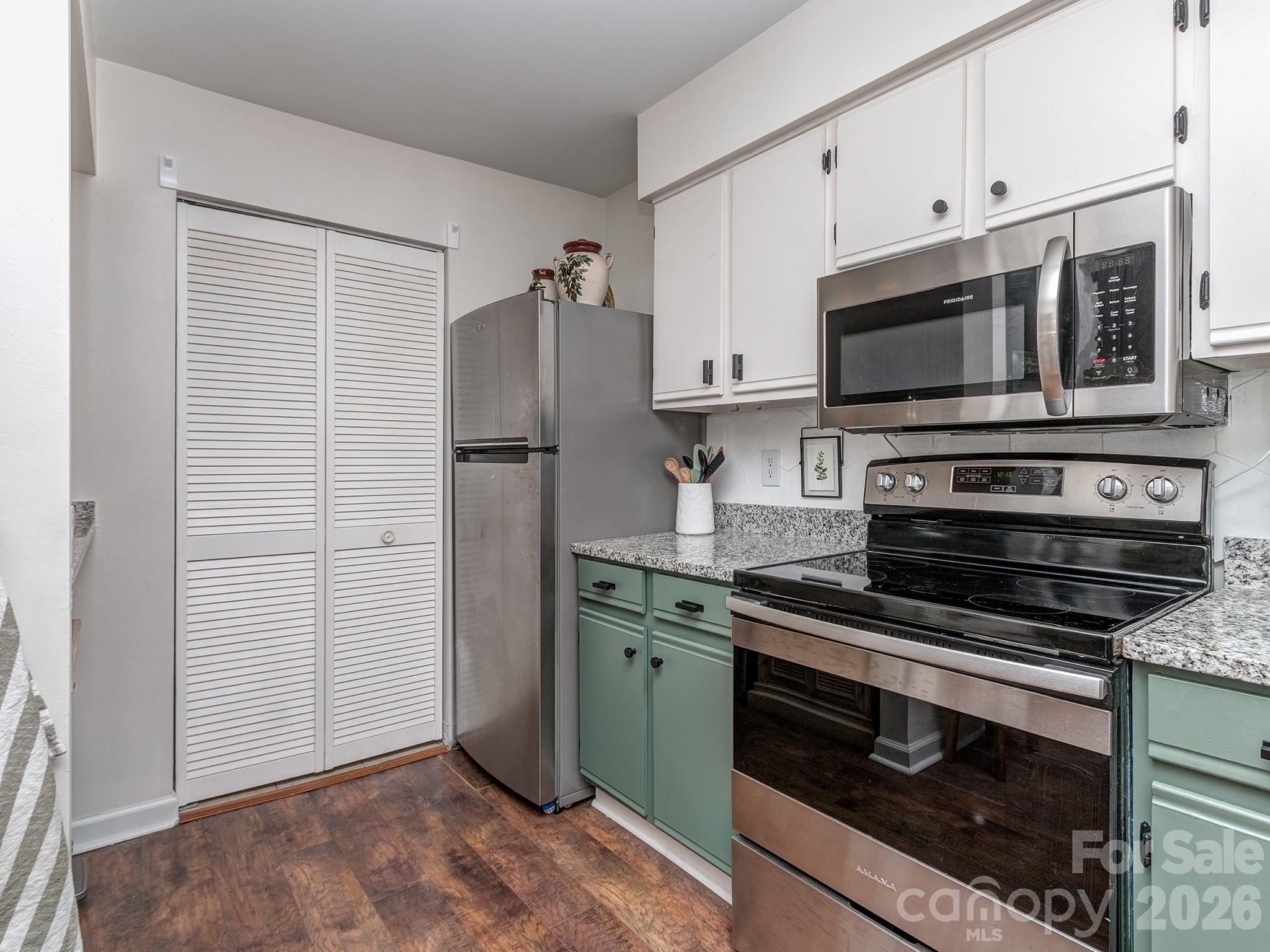 1052 Churchill Downs Court