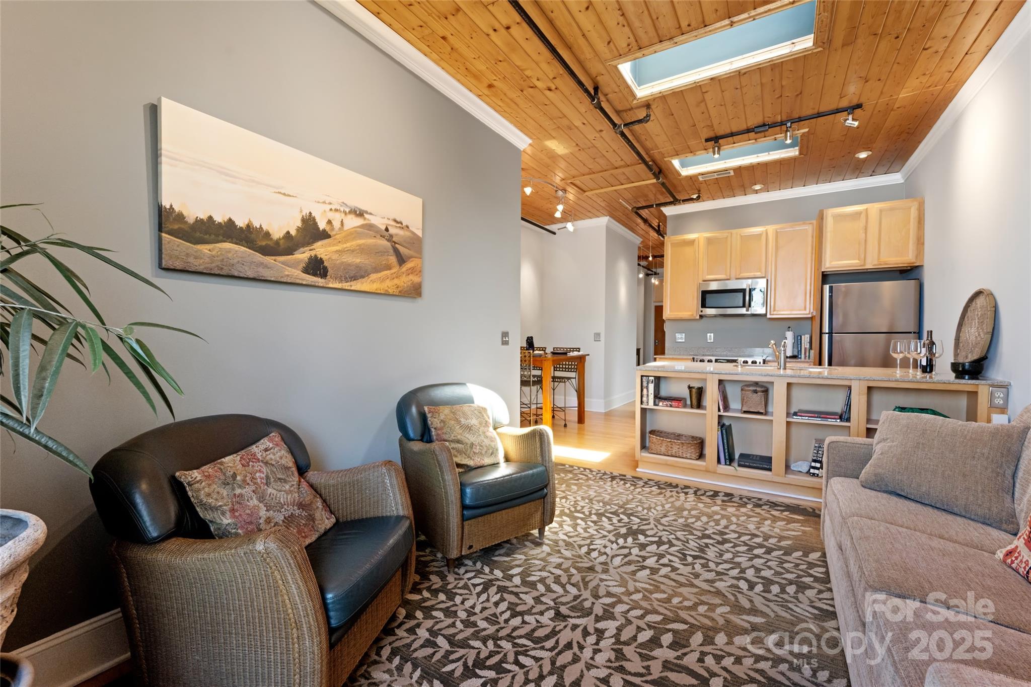 35 Patton Avenue 402