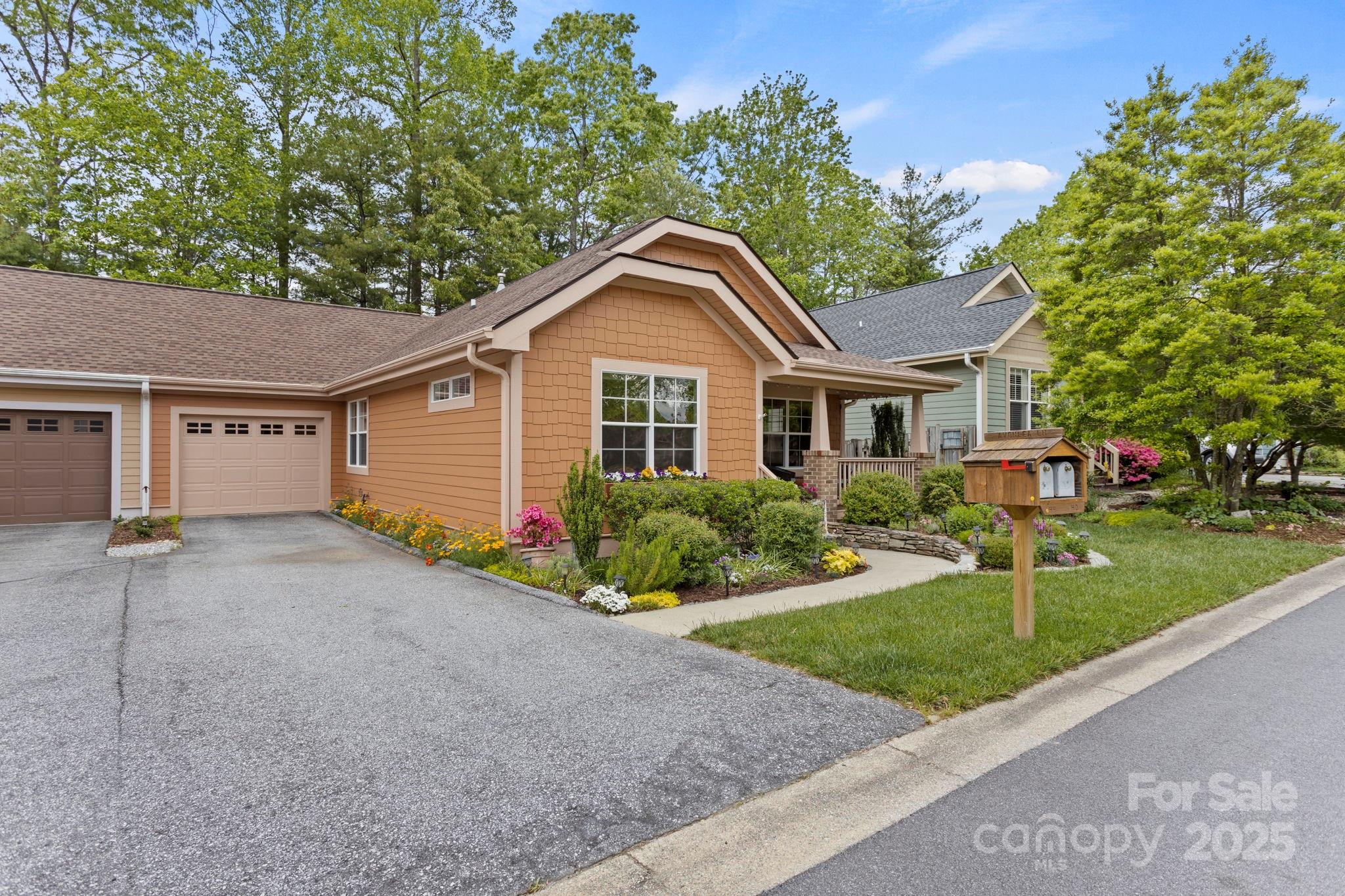 40 Avonlea Lane