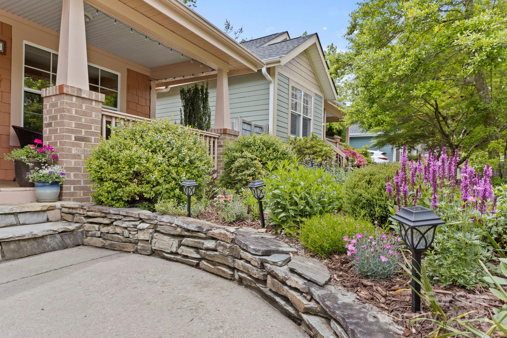 40 Avonlea Lane