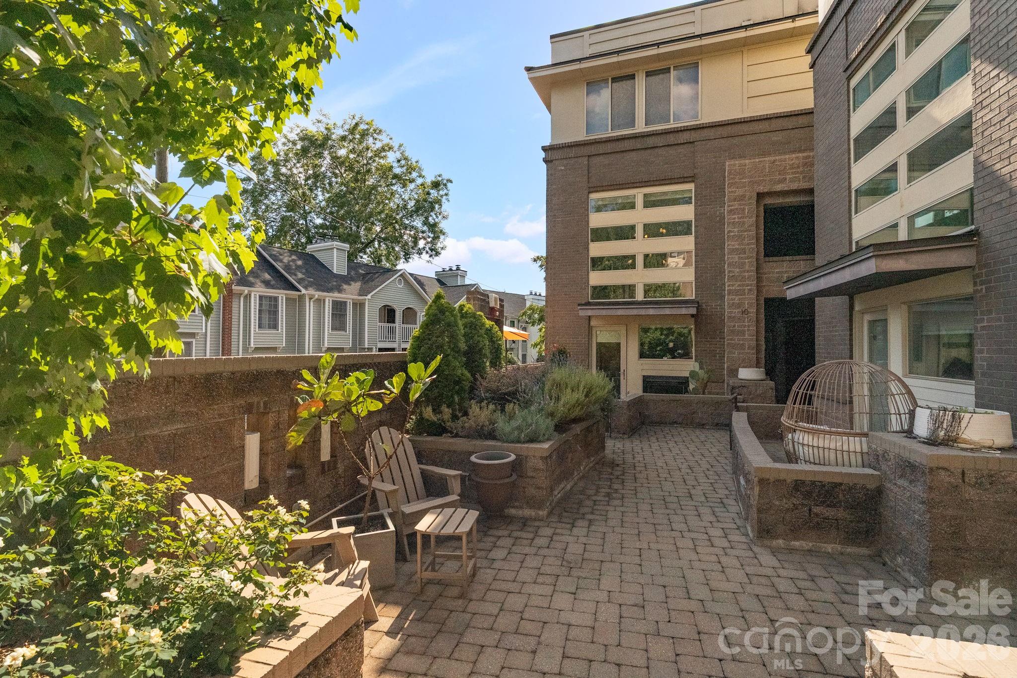420 Queens Road 10