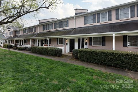 1230 Green Oaks Lane F Charlotte NC 28205