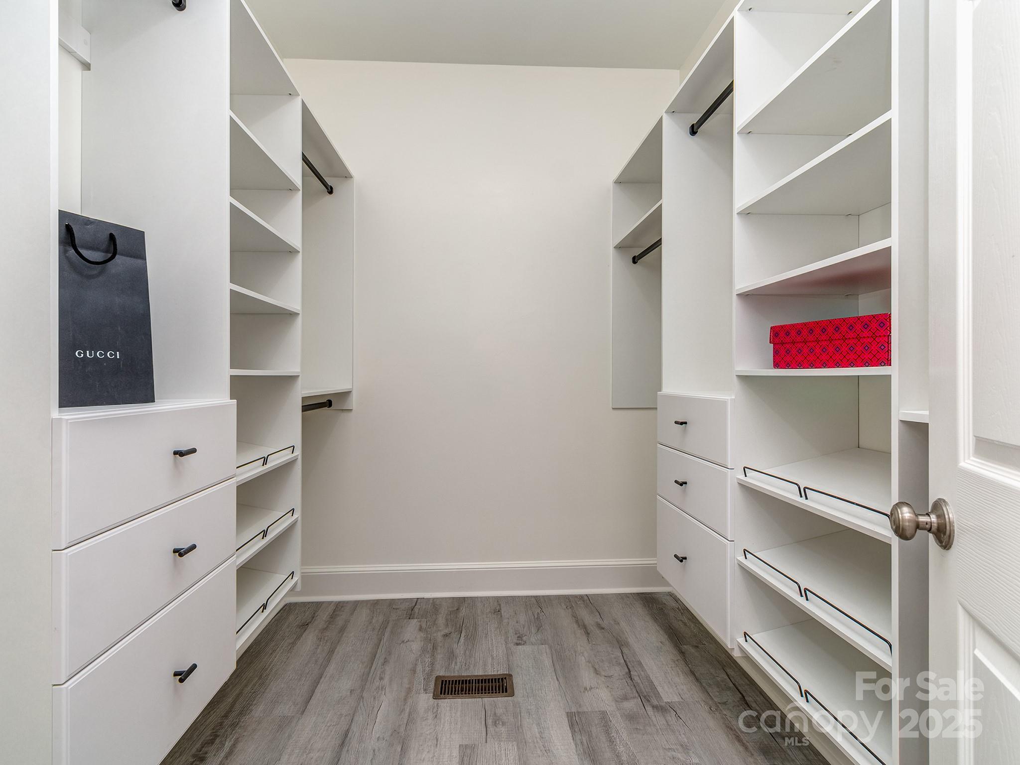 Fenton Dell - Residential