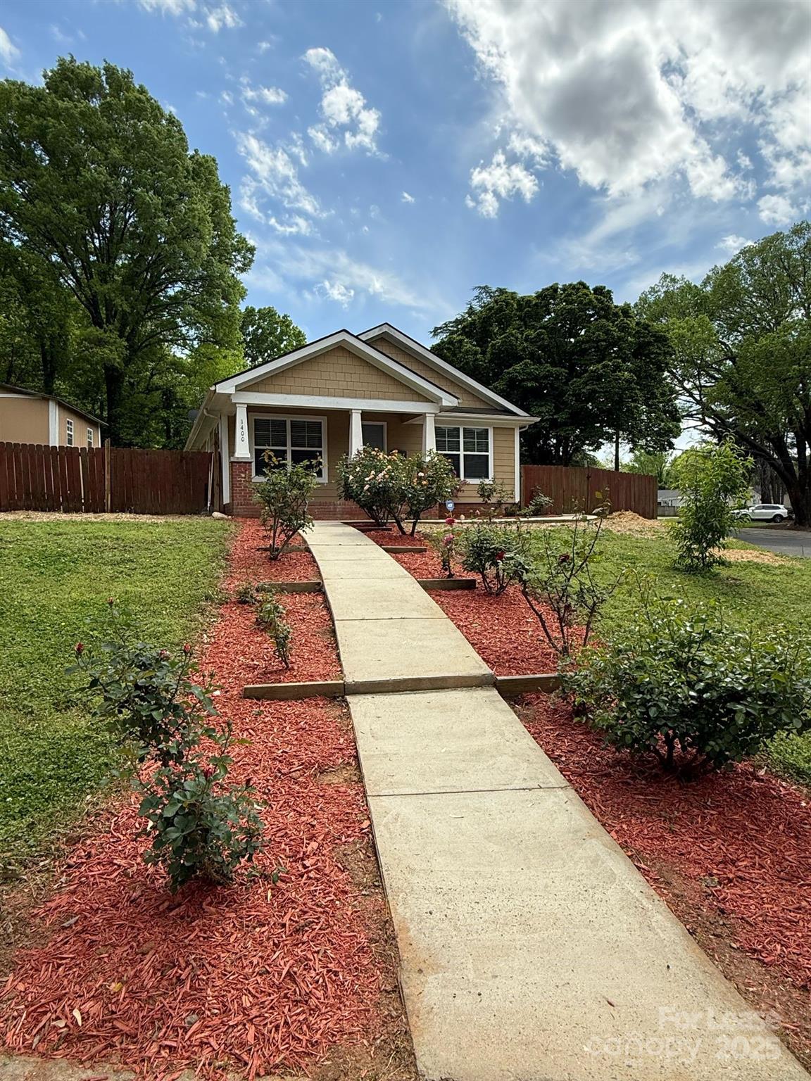 eastwood park - Residential Lease