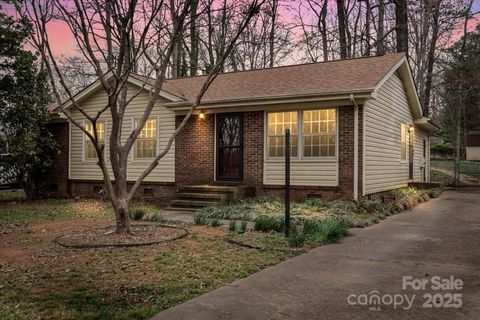 515 Culloden Court Charlotte NC 28214