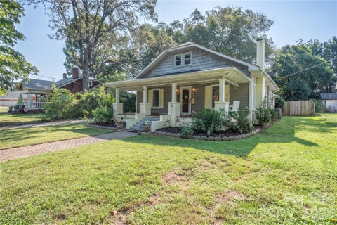 Photo of 826 Davie Avenue, Statesville, NC 28677 (MLS # 4428138)