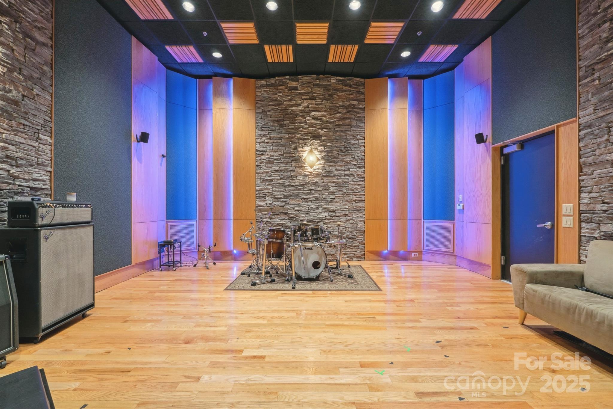 3120 Latrobe Drive