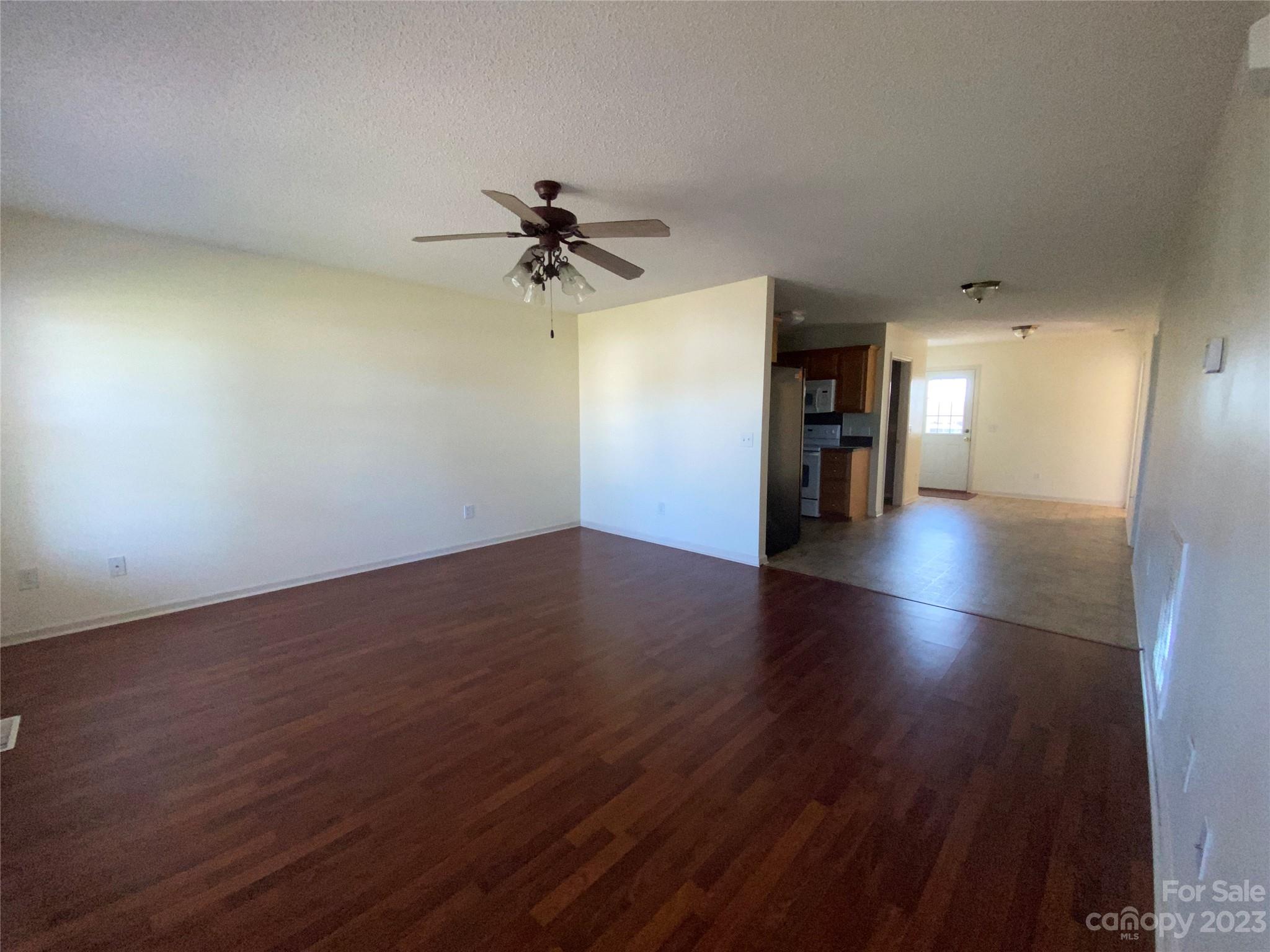 Eagle Glen - Residential