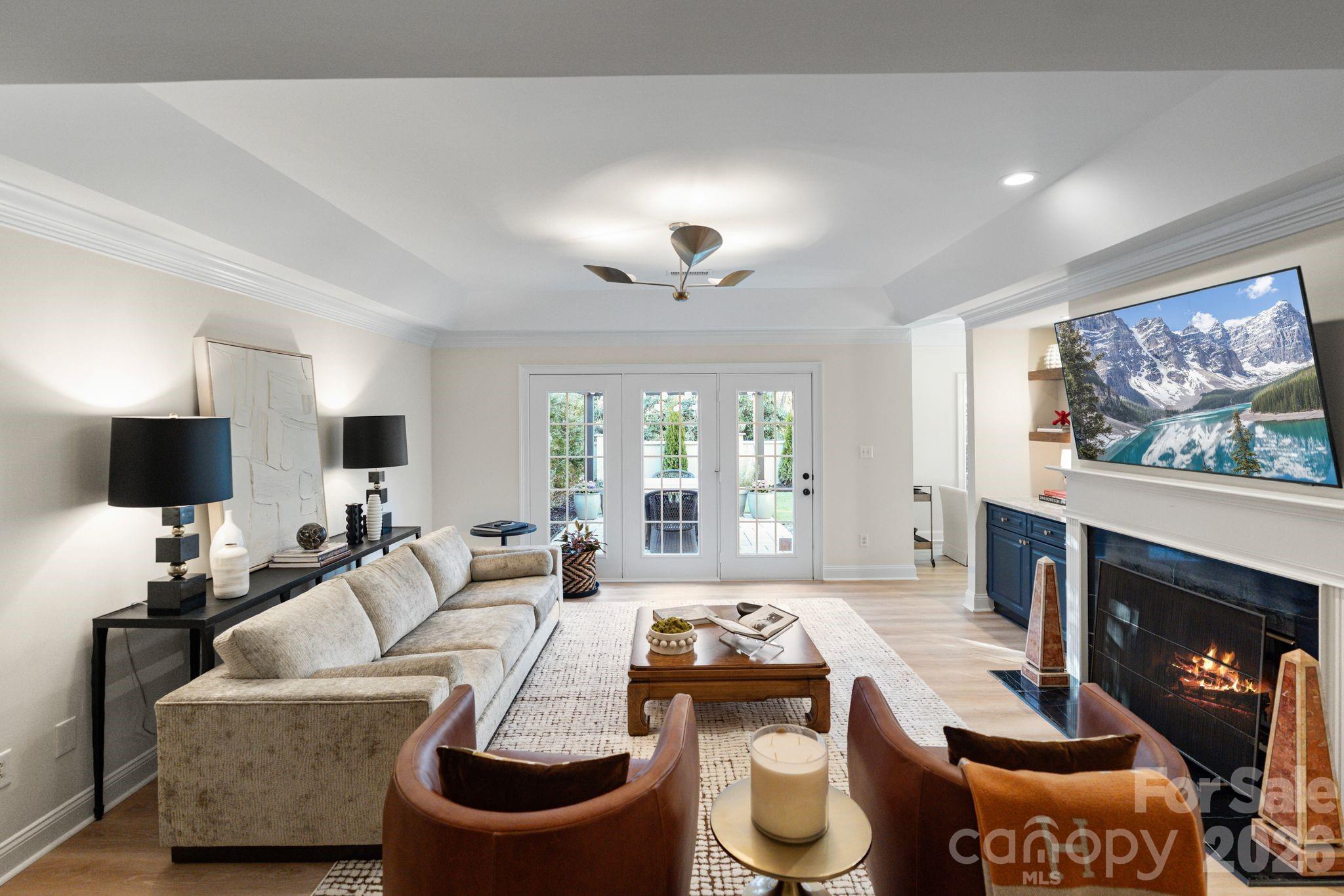 Royal Crest - Residential