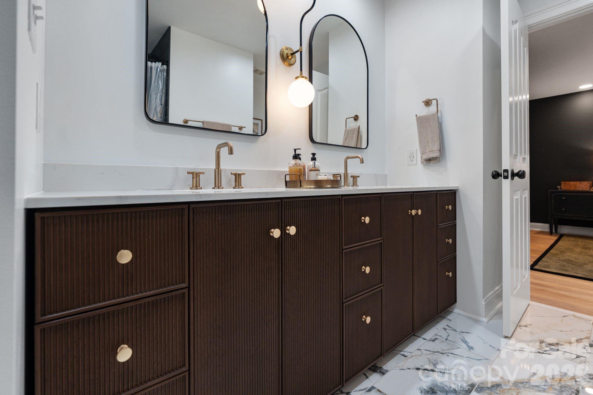 Royal Crest - Residential