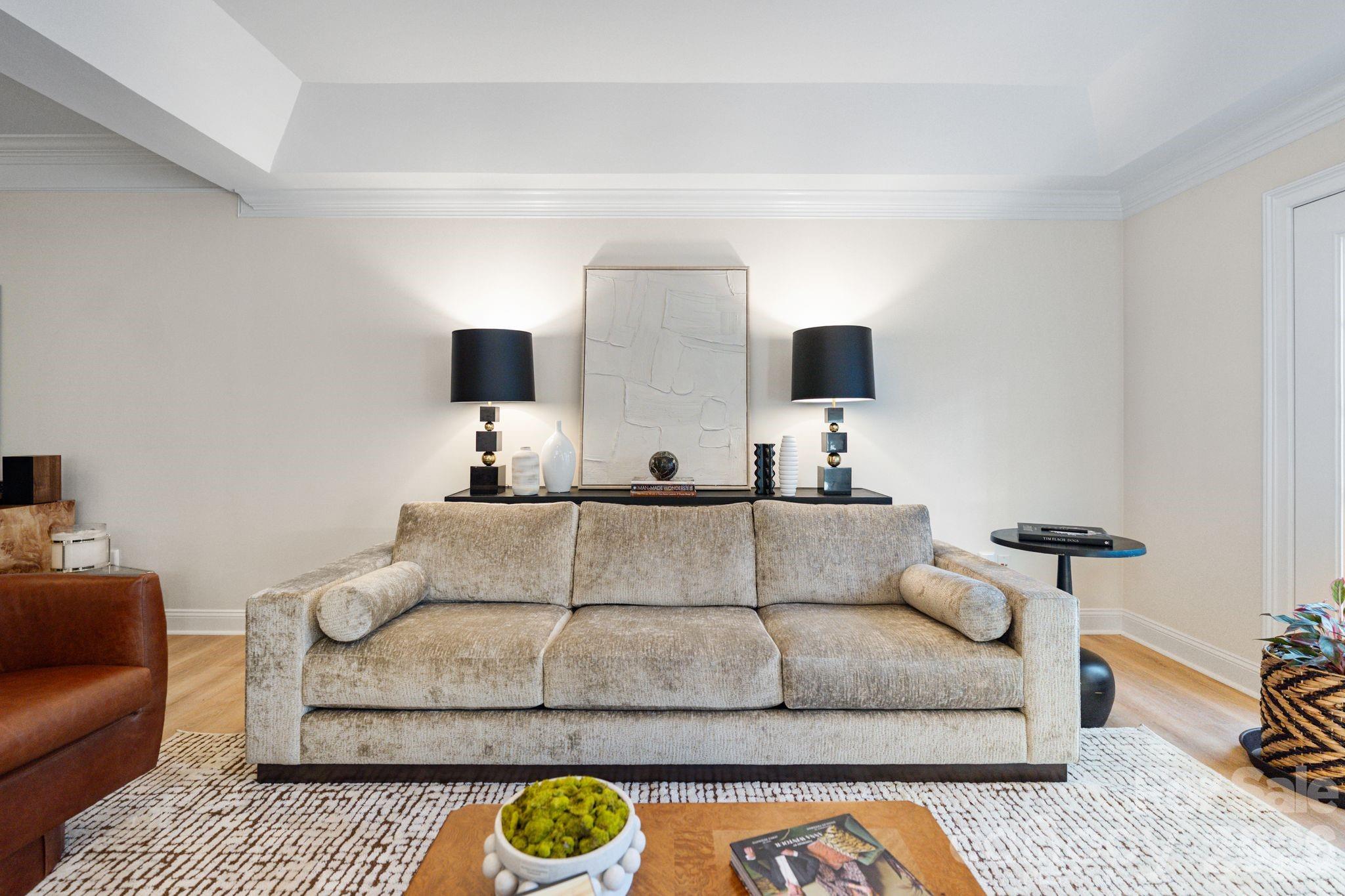 Royal Crest - Residential