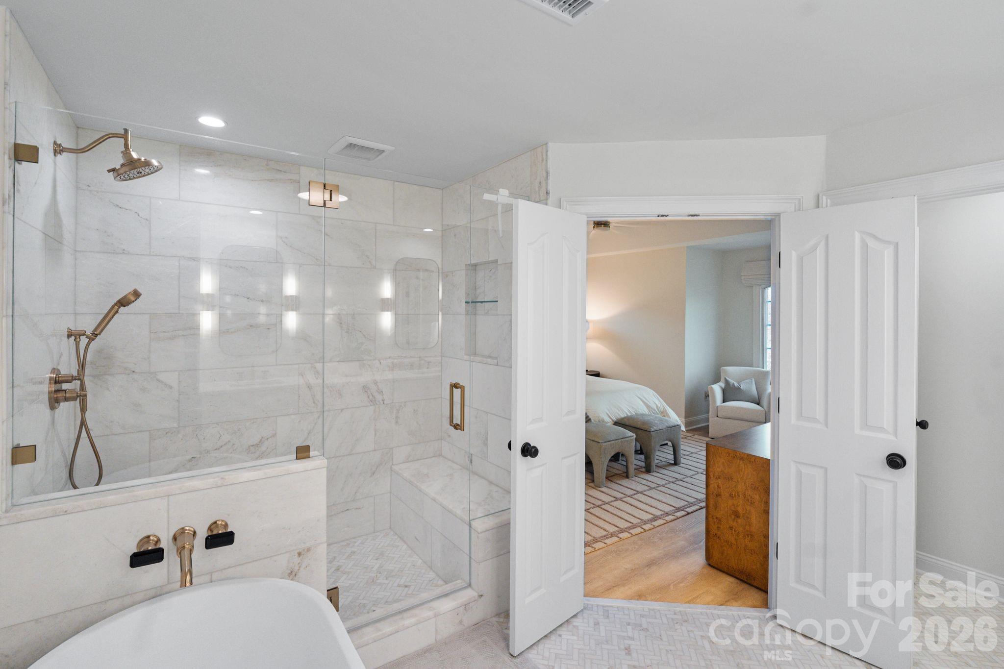 Royal Crest - Residential