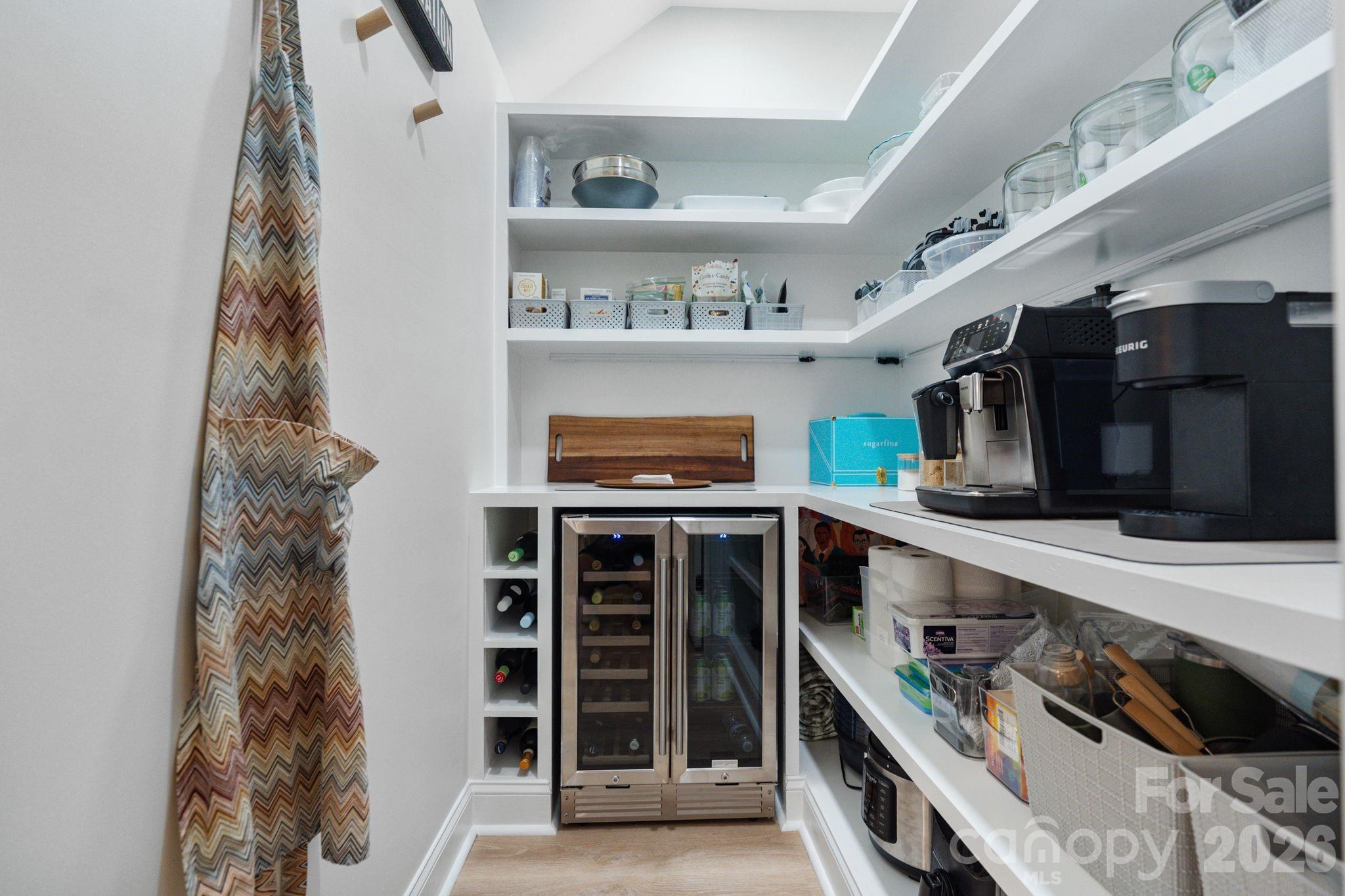 Royal Crest - Residential