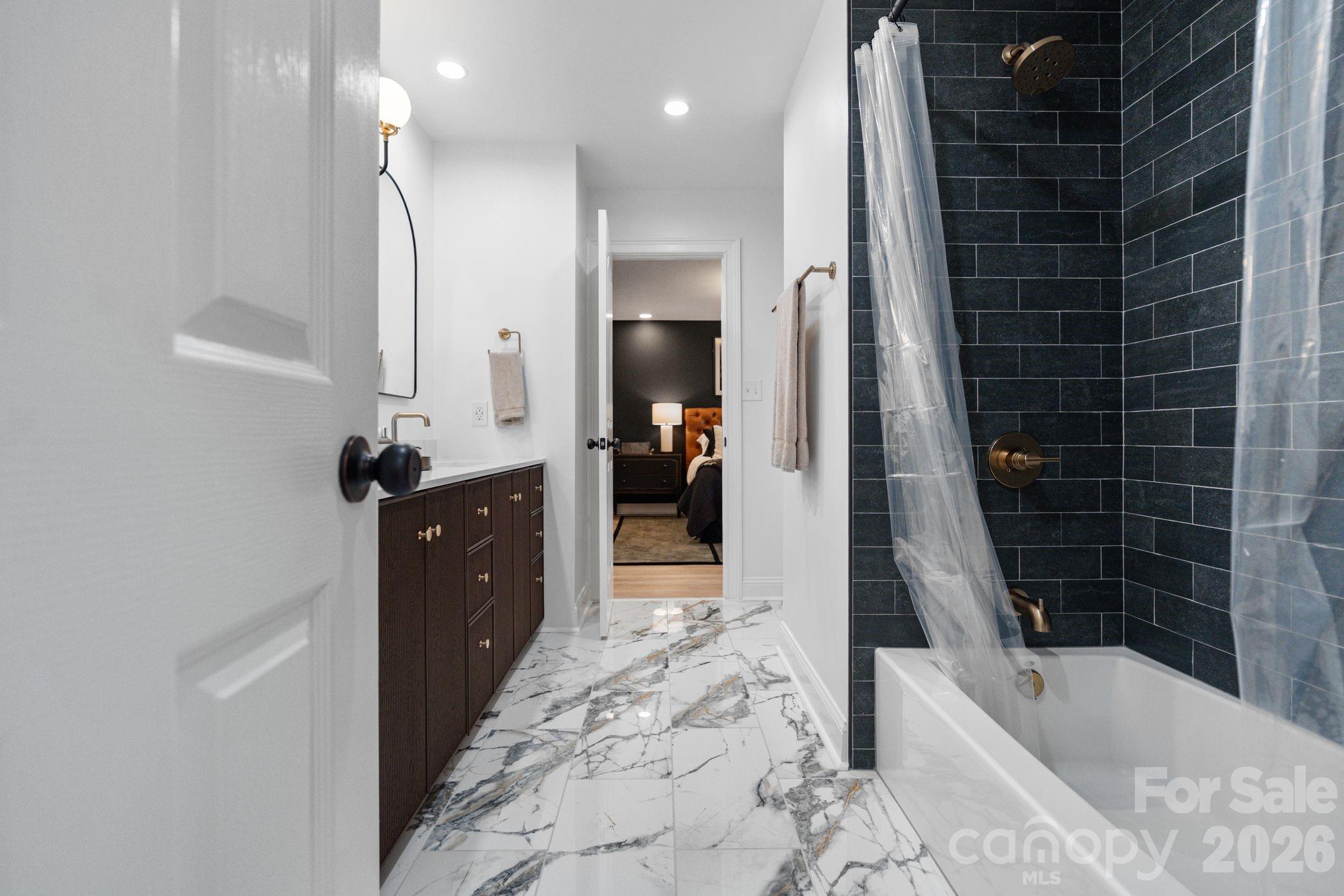 Royal Crest - Residential