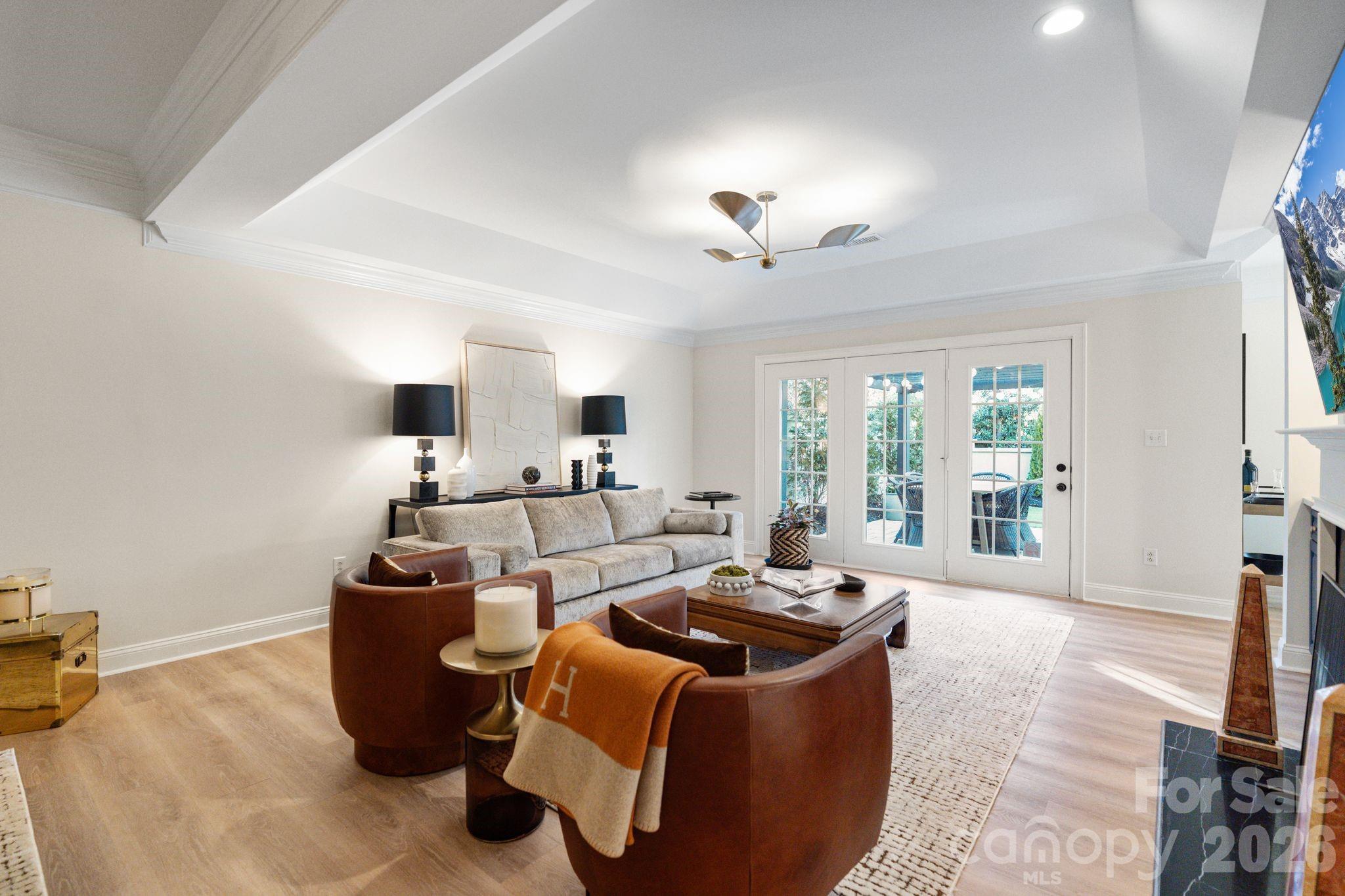 Royal Crest - Residential