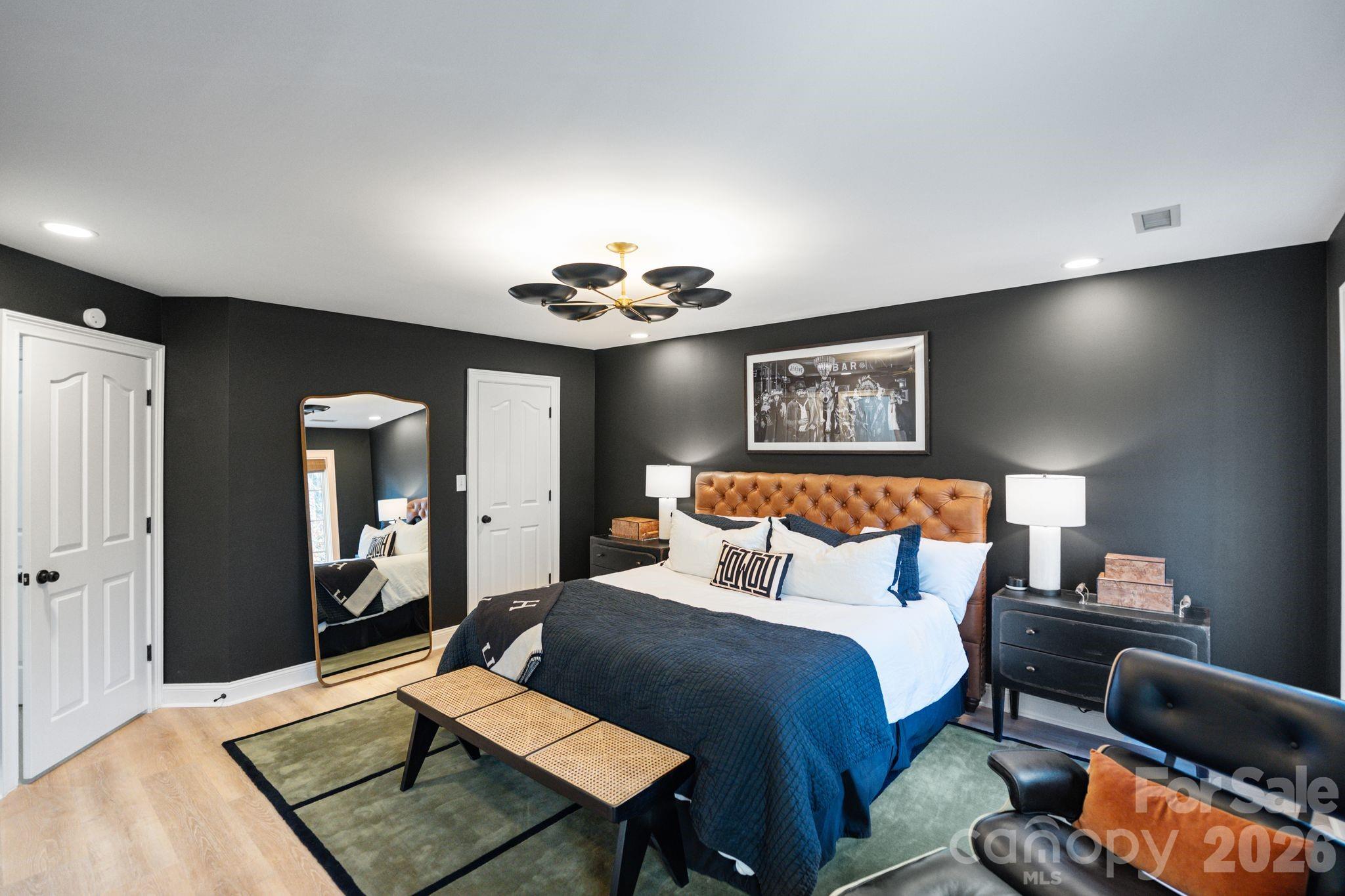 Royal Crest - Residential