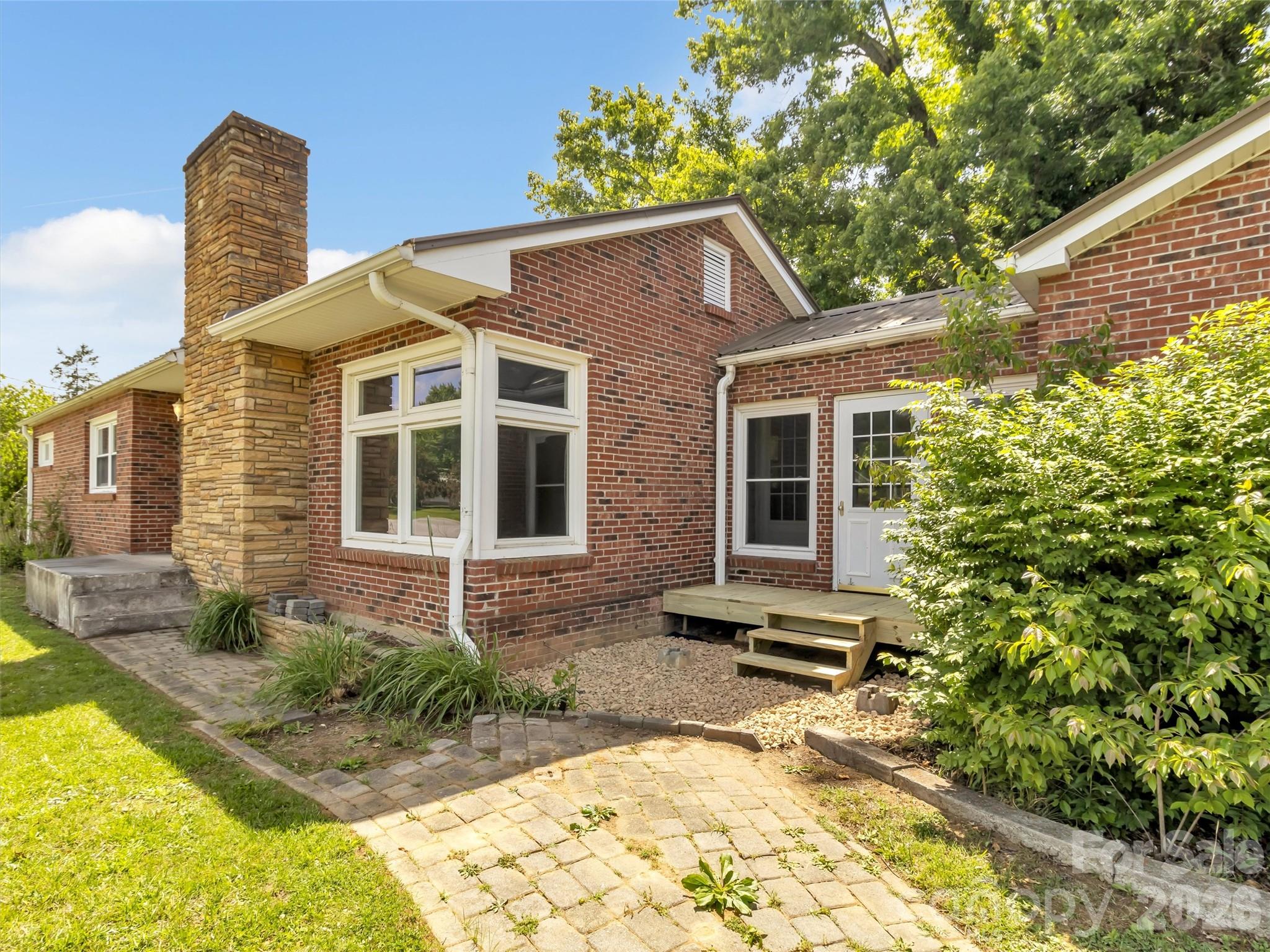 17 Hickory View Lane