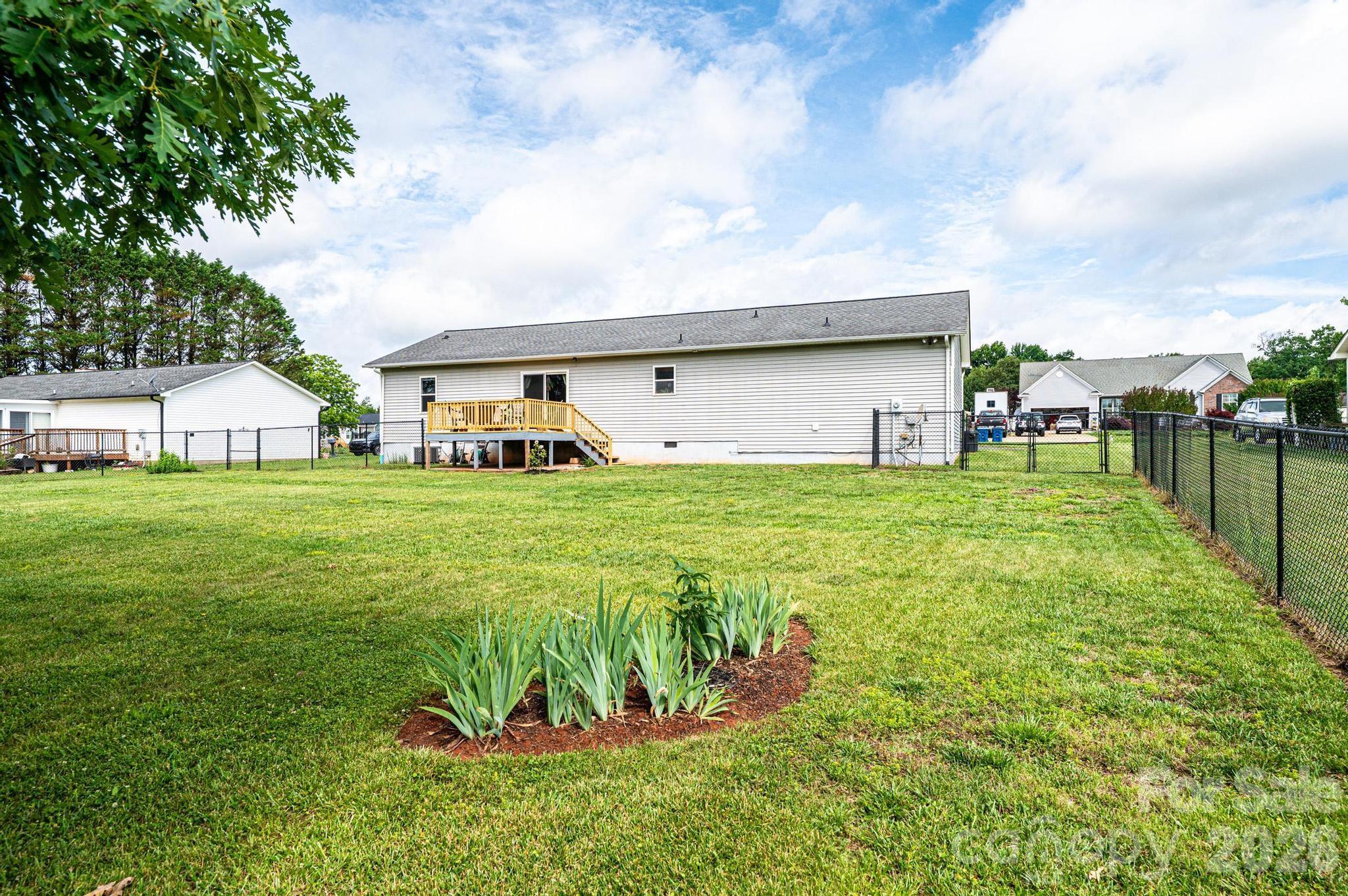 Meadowridge Place - Residential
