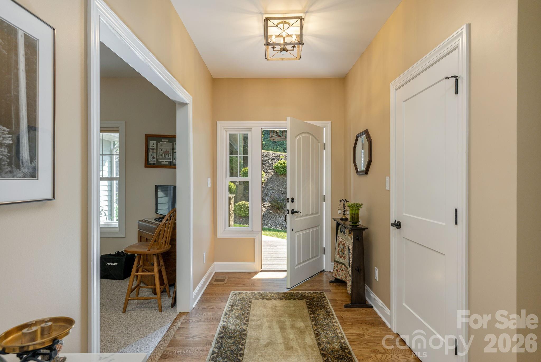 8 MANORWOOD Court