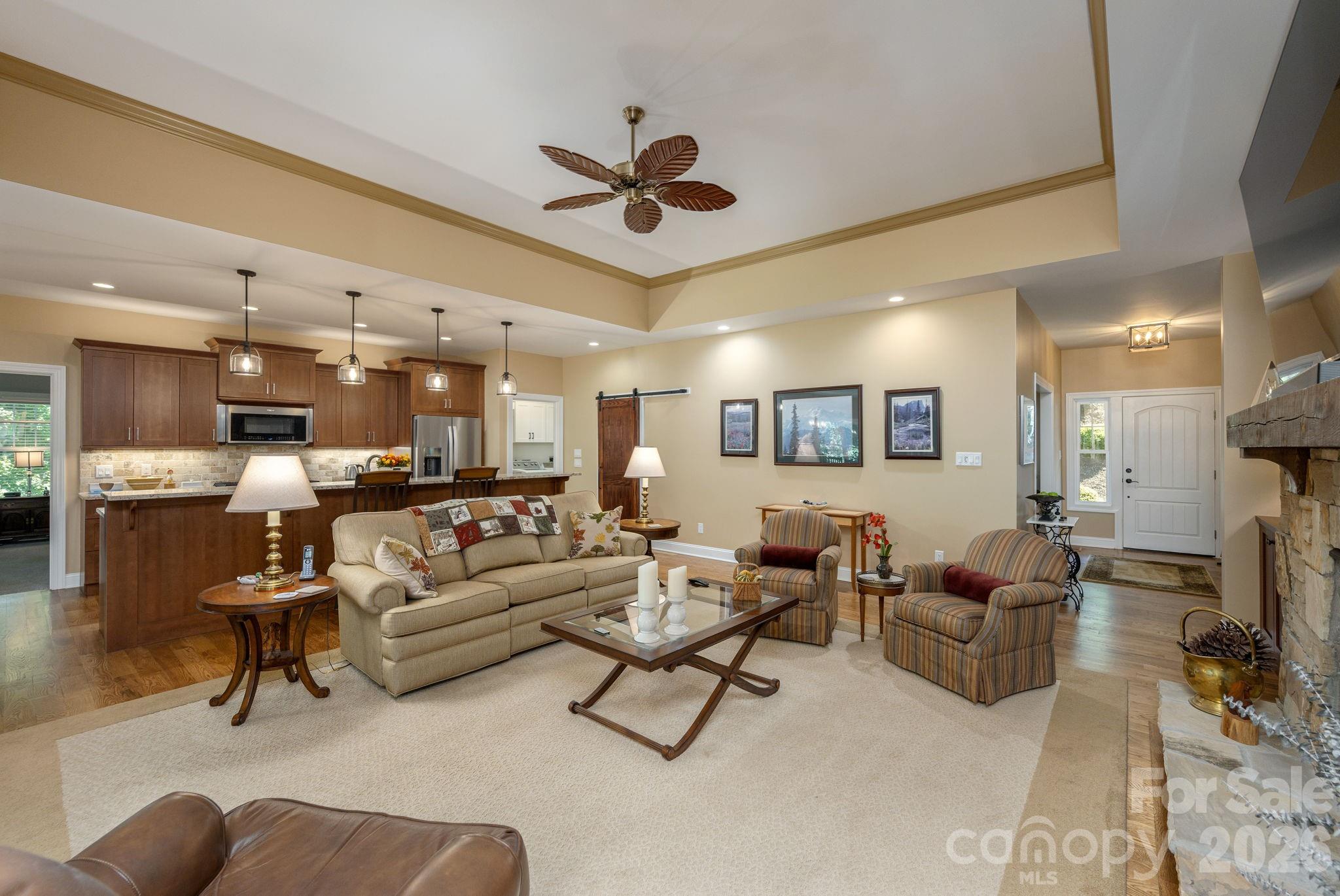 8 MANORWOOD Court