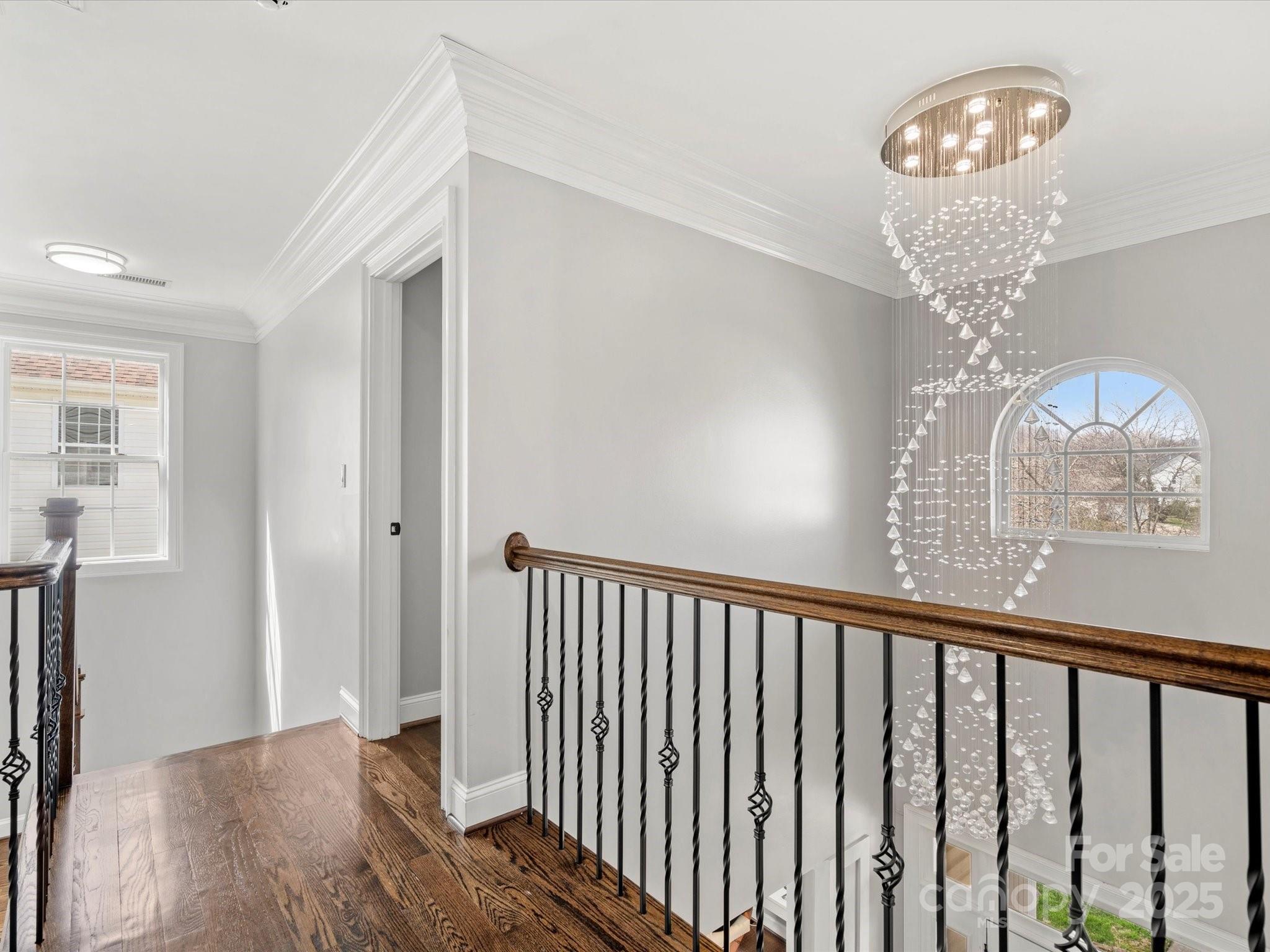 2100 Bluebonnet Lane