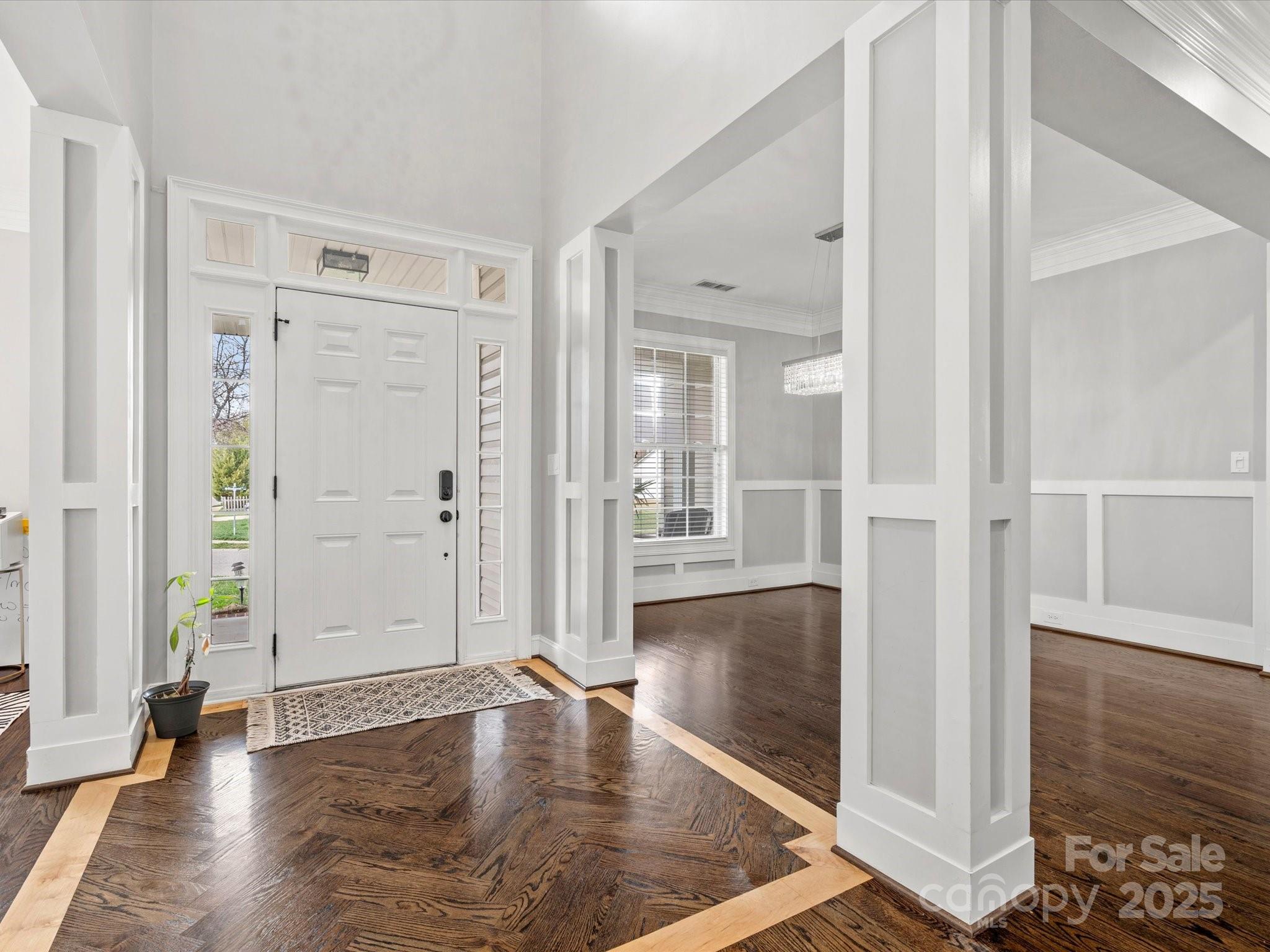 2100 Bluebonnet Lane