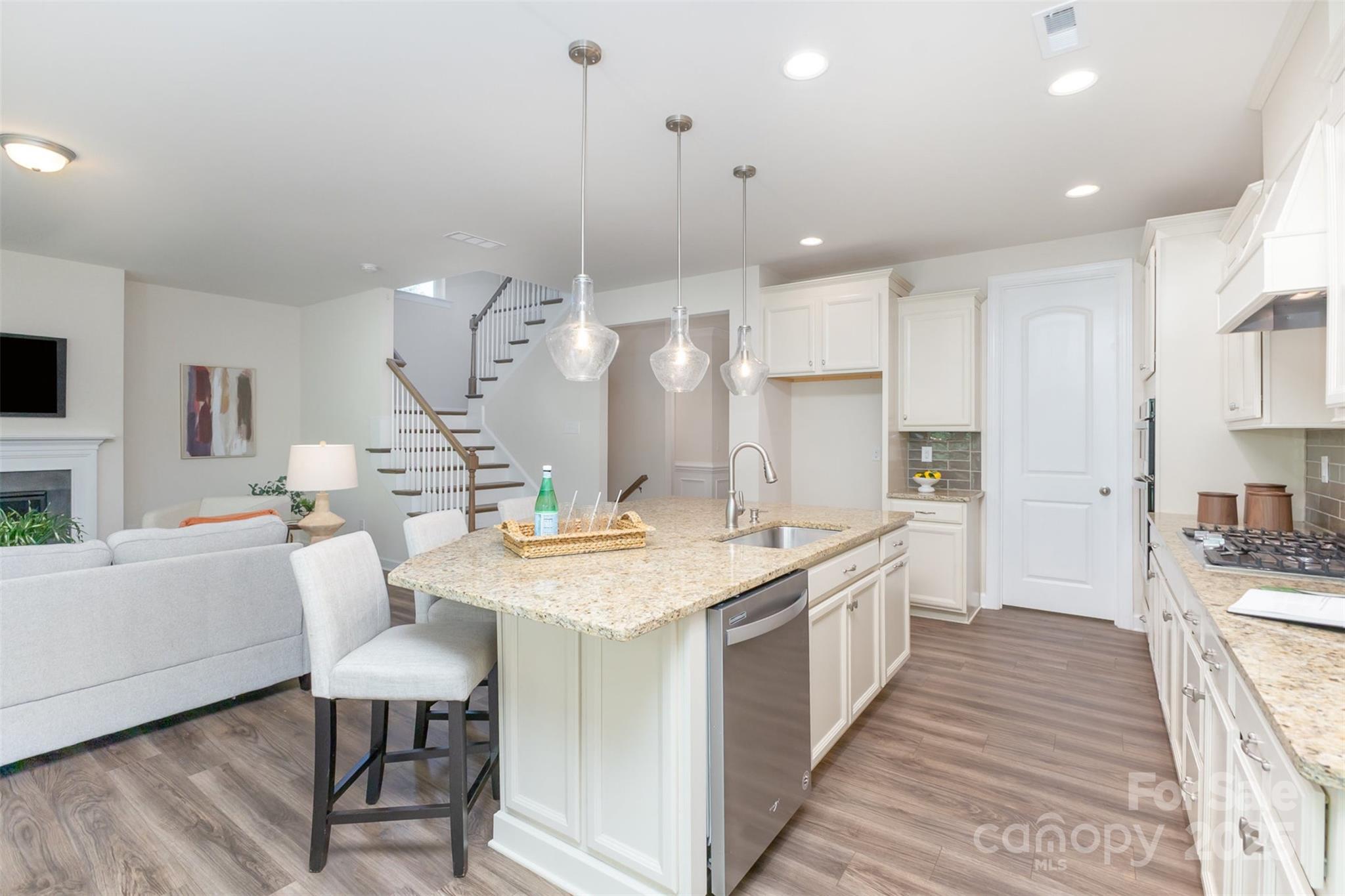 Lake Crest - Residential